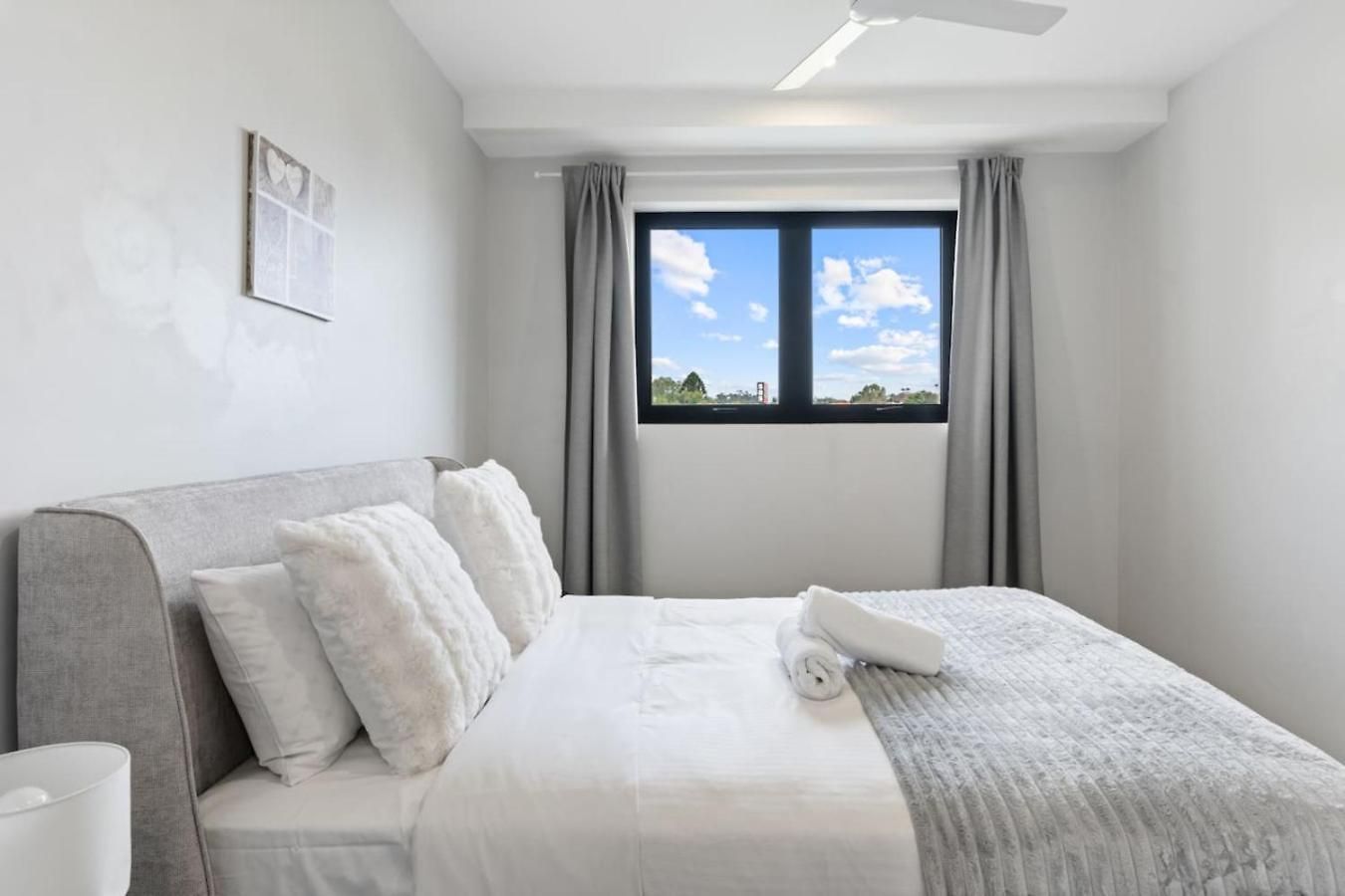 Apartment 2 Bedroom Balcony Close To Hotspots Brisbane