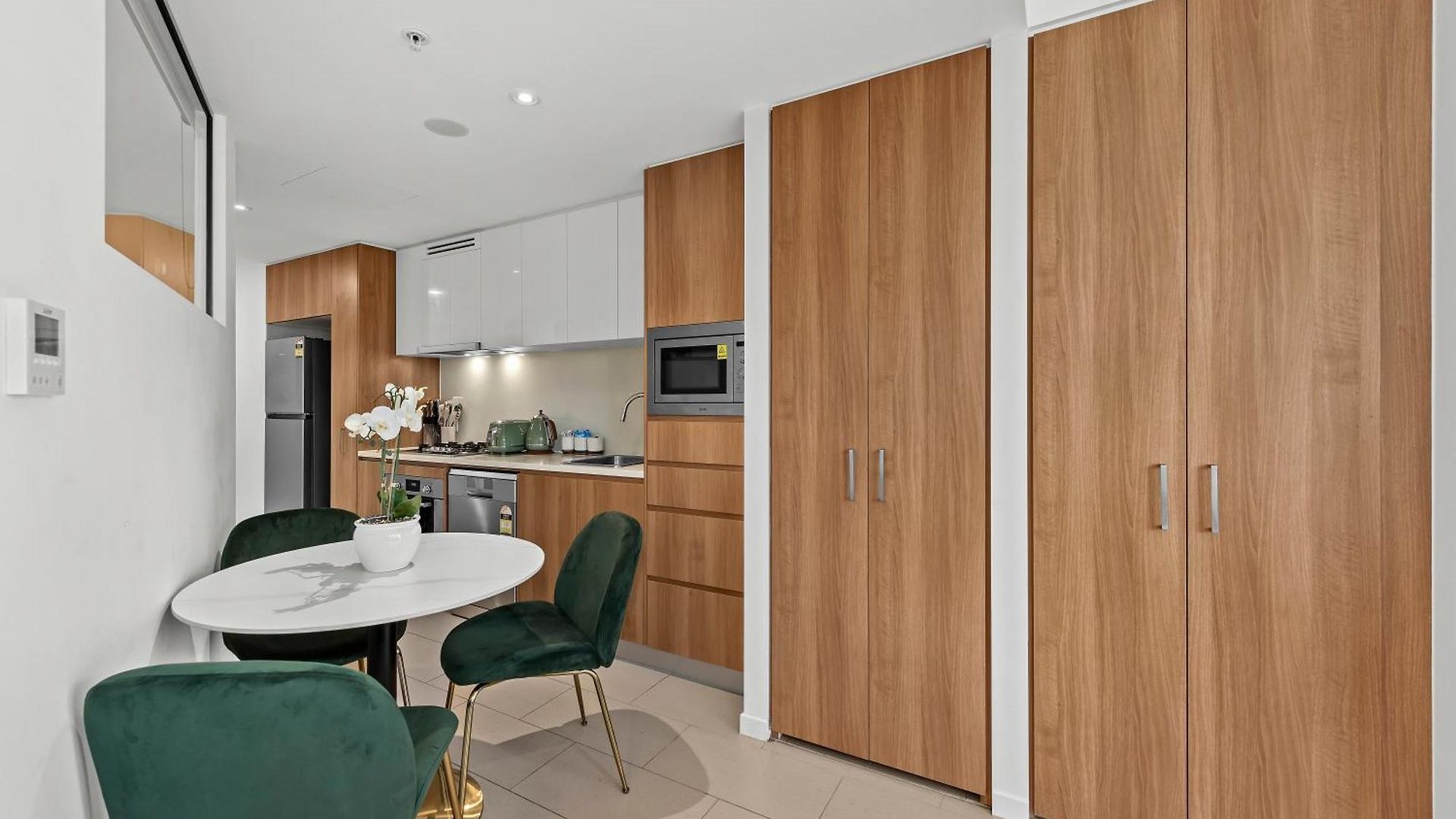 Apartment Stunning 2br - Tallest Building In Cbd Pool, Gym