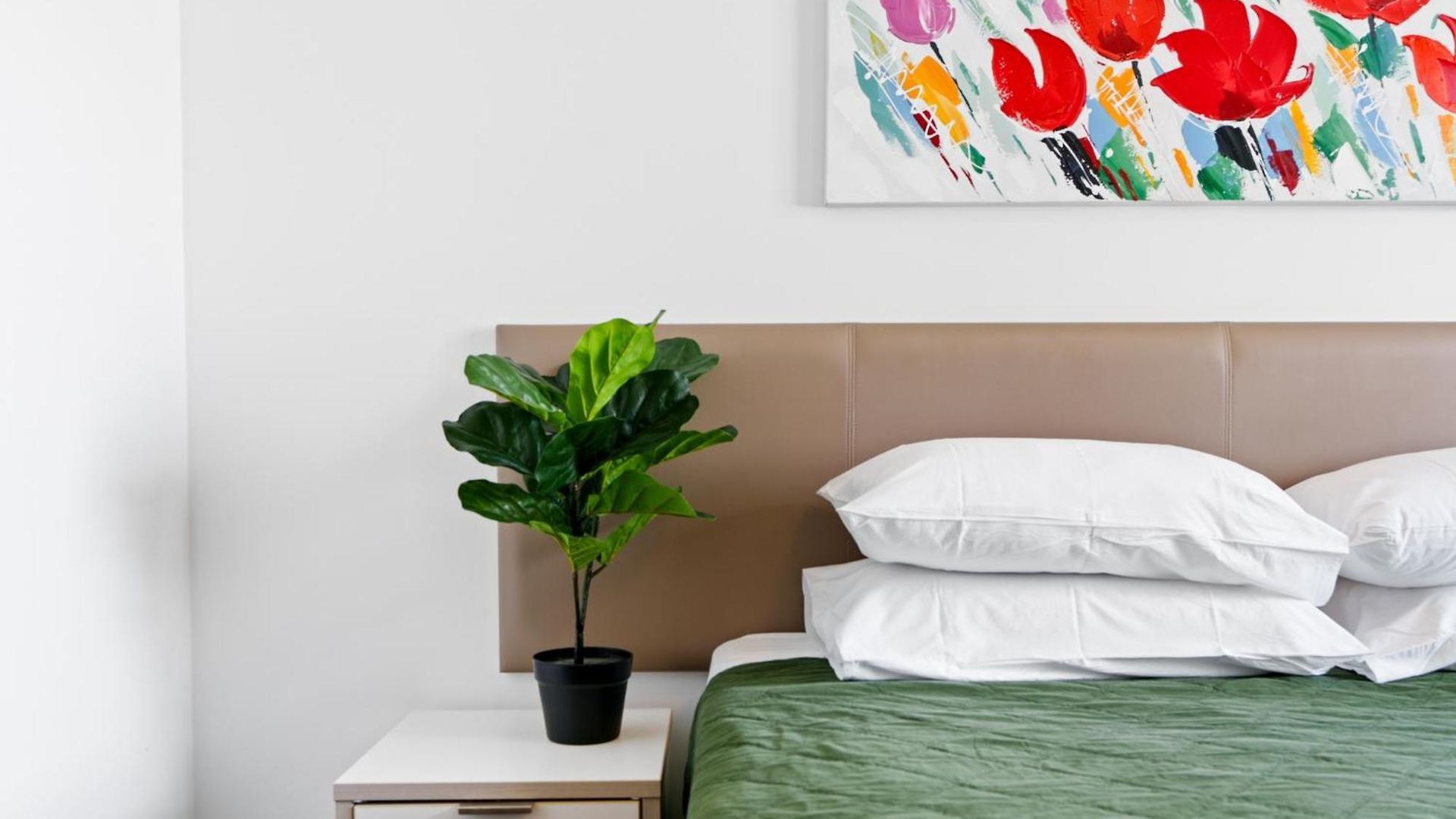 Stylish 1-bed In Vibrant South Apartment