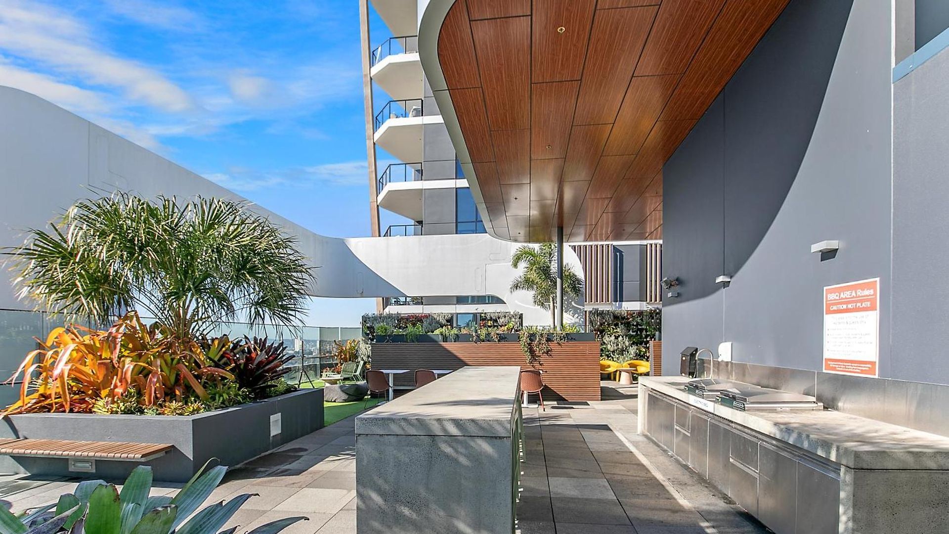 Stunning 1br With Views And Fantastic Location! Brisbane