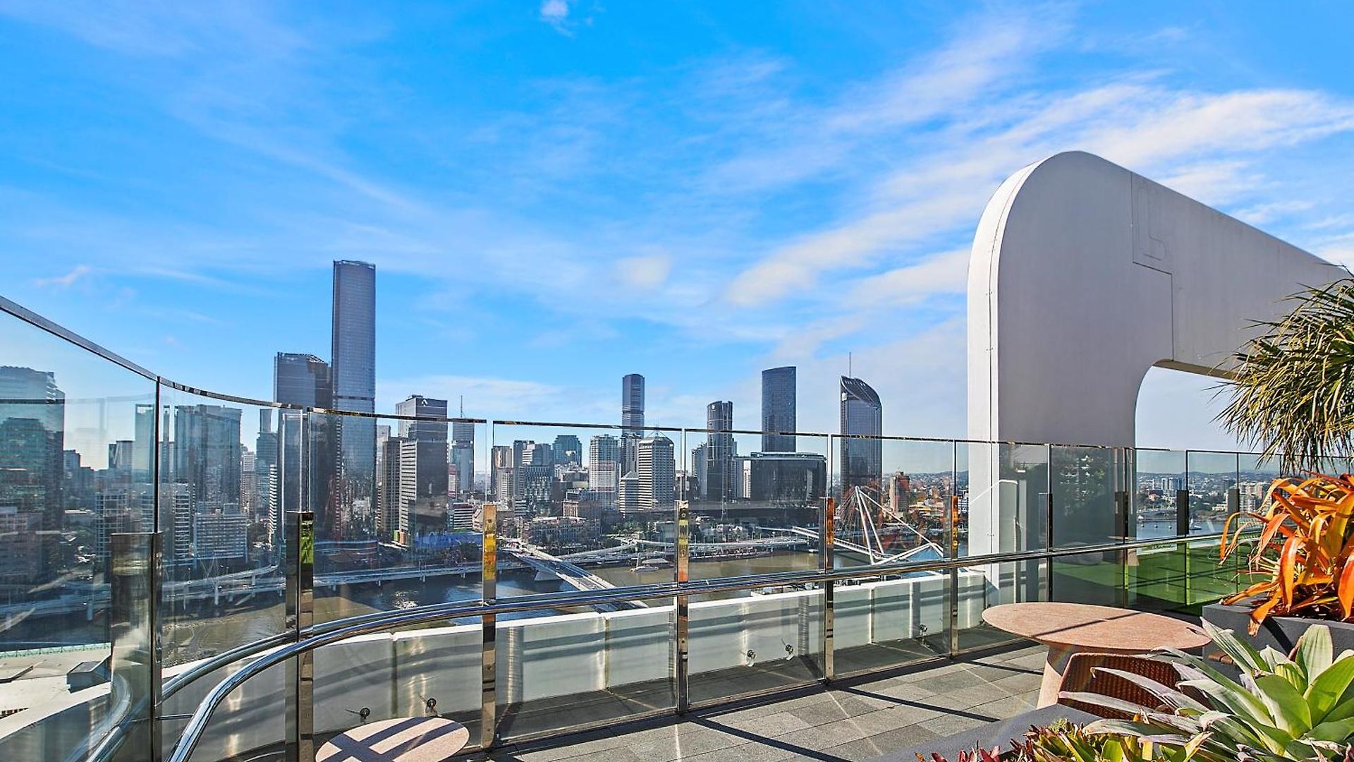 Stunning 1br With Views And Fantastic Location! Apartment *