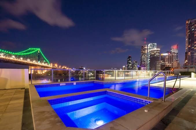 River View With Pool, Carpark & Gym Apartment