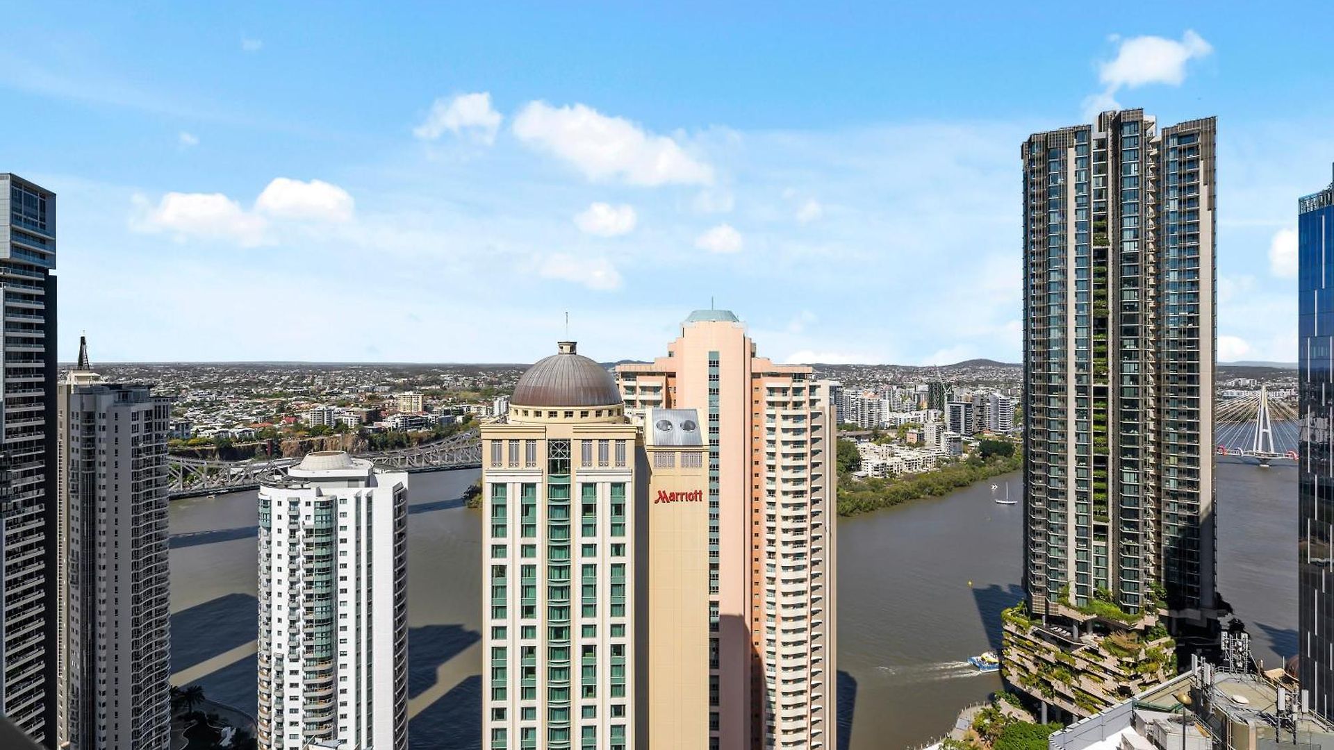 Center 1br With Views, Parking And 5 Star Rooftop Pool Apartment *