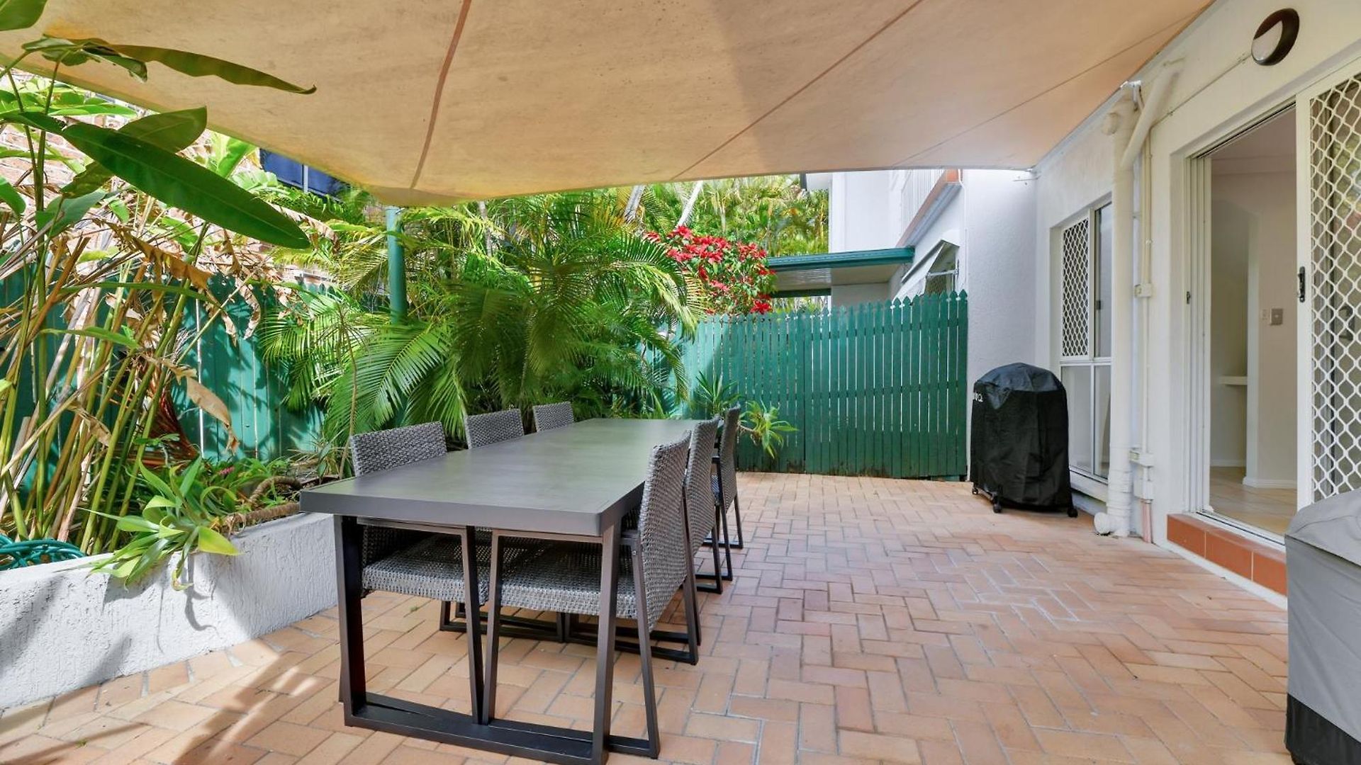 Tranquil 3-bed Unit With Lush Garden Views Apartment Brisbane