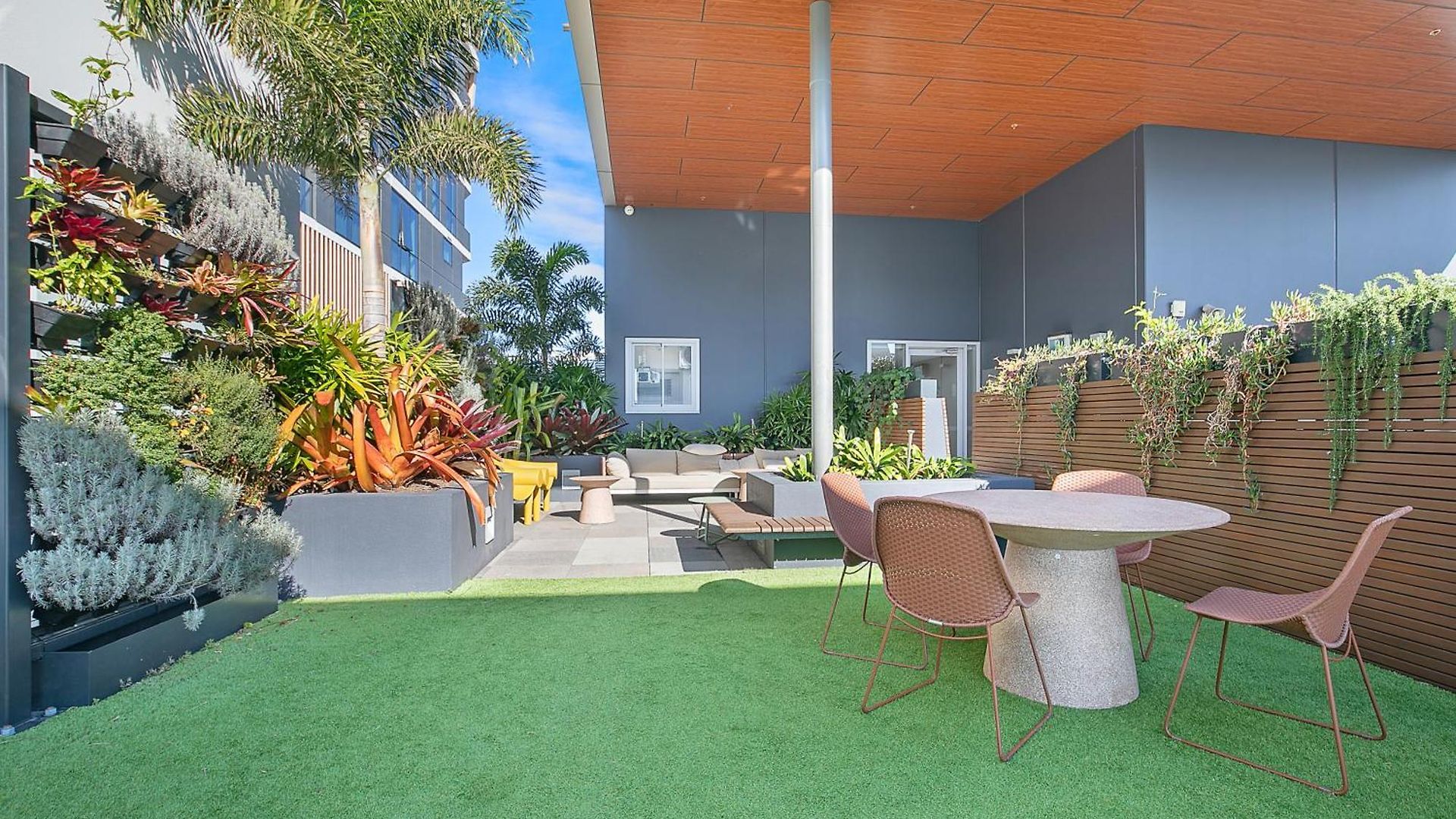 Stunning 1br With Views And Fantastic Location! * Brisbane