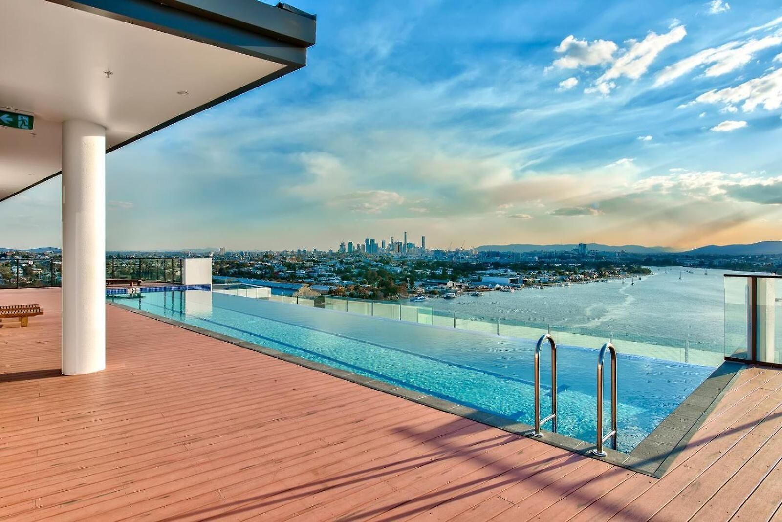 River View 1Br With Amazing Rooftop Pool & Parking Brisbane