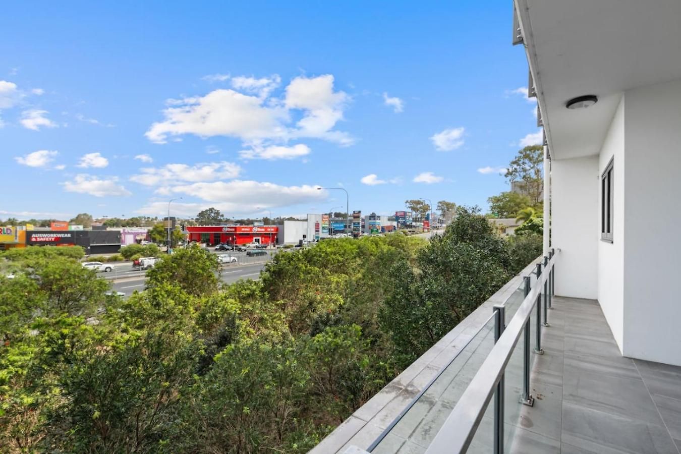 2 Bedroom Balcony Close To Hotspots Apartment