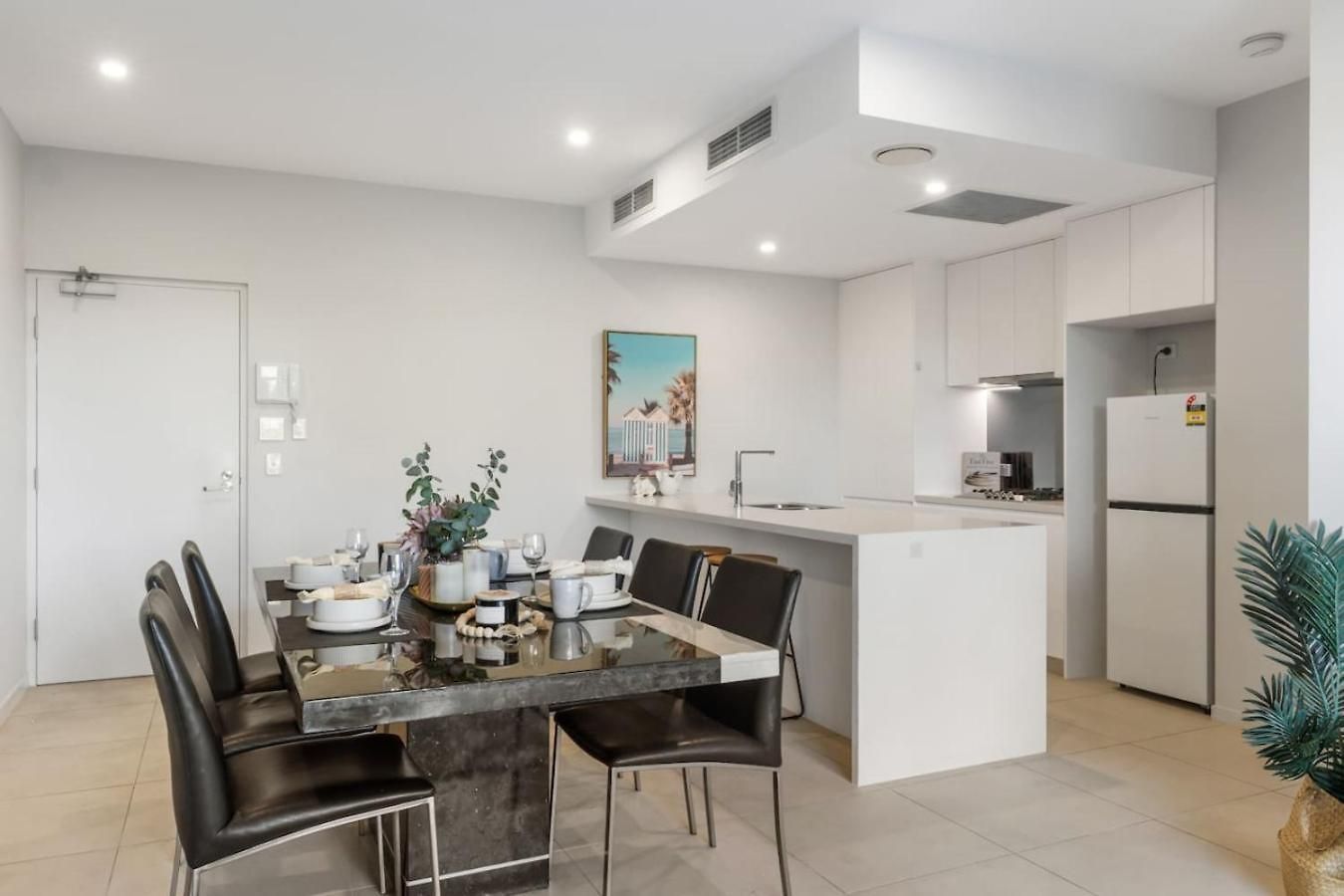 Stylish Escape 2 Ensuites Balcony Near Shops Brisbane
