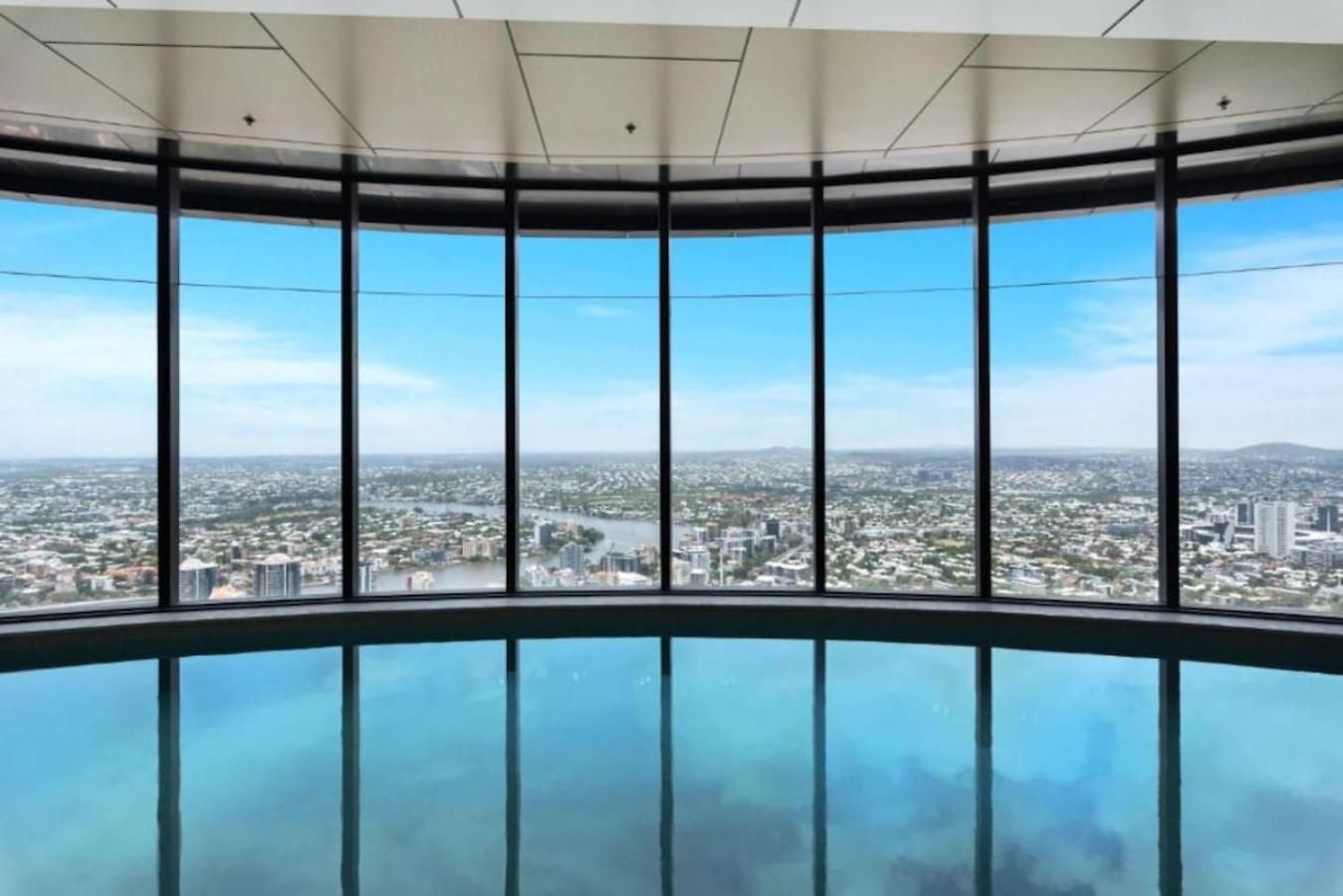 Sky Tower Elegance Balcony Gym Pool And Cbd Access Apartment *