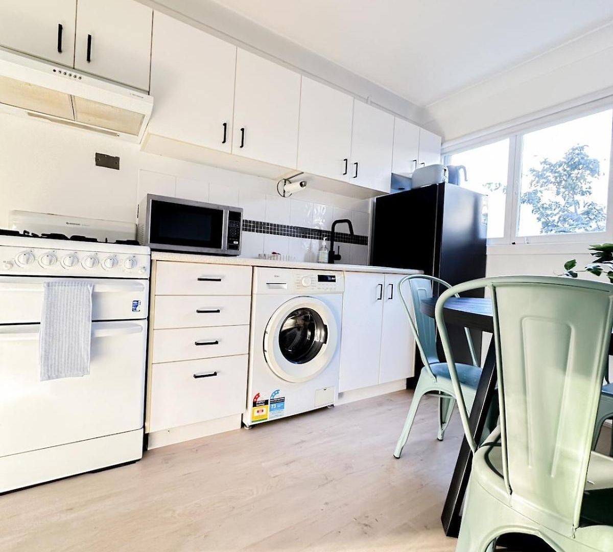 Mi Casa Su Casa - 2br Sleeps 6 - Free Parking - Cbd Apartment