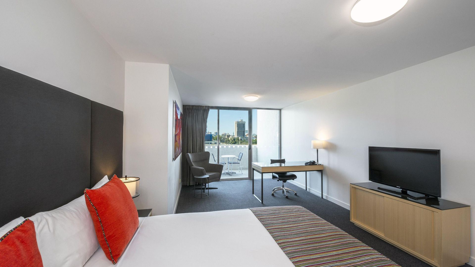Hotel Mantra South Bank 4*