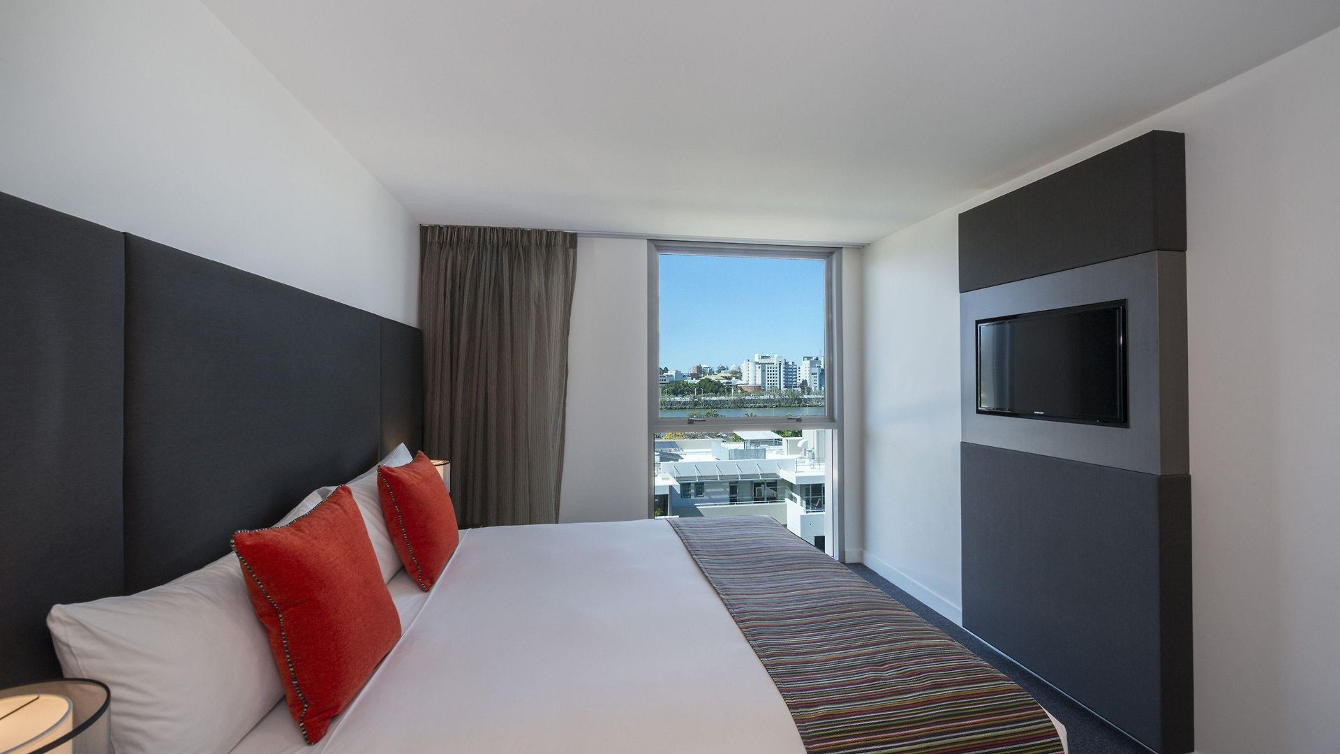 Mantra South Bank 4*