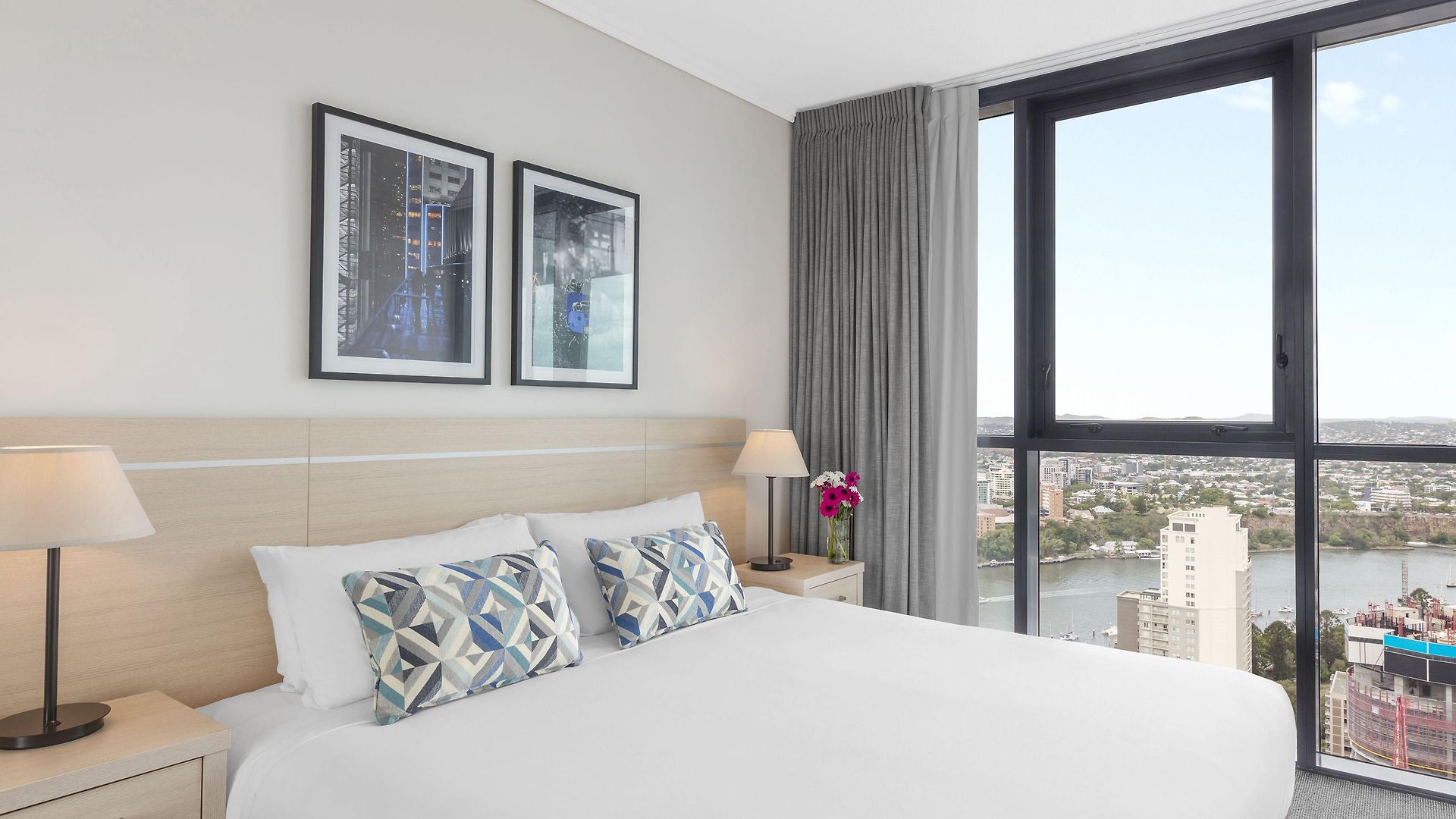 Oaks On Charlotte Aparthotel 4*