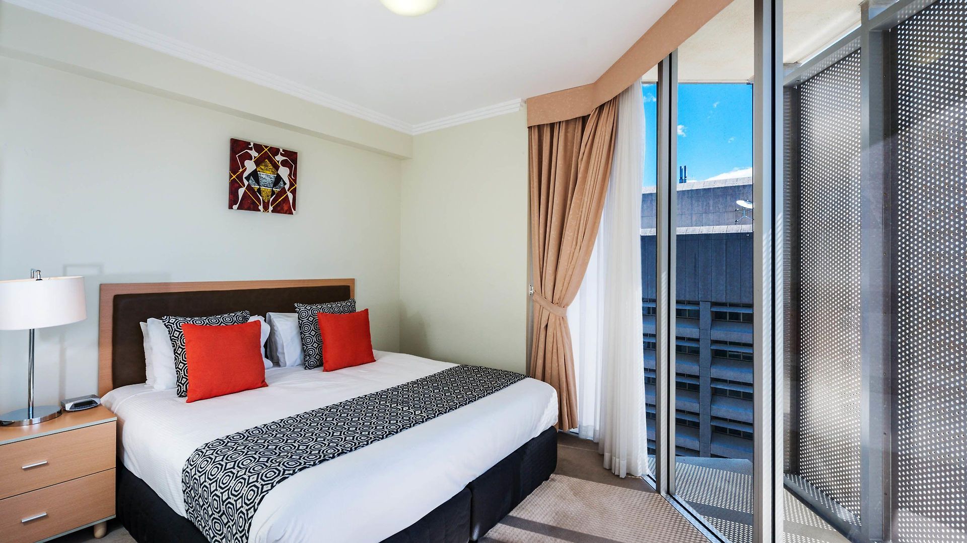 Aparthotel Mantra On Mary 4*