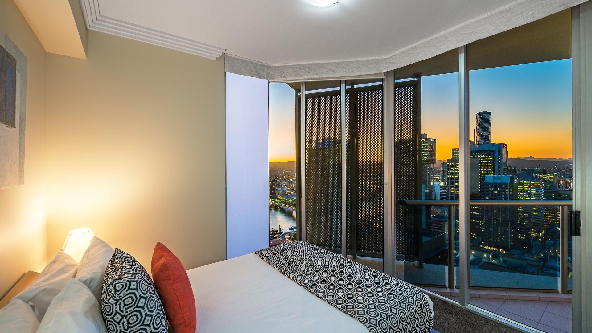 Aparthotel Mantra On Mary 4*