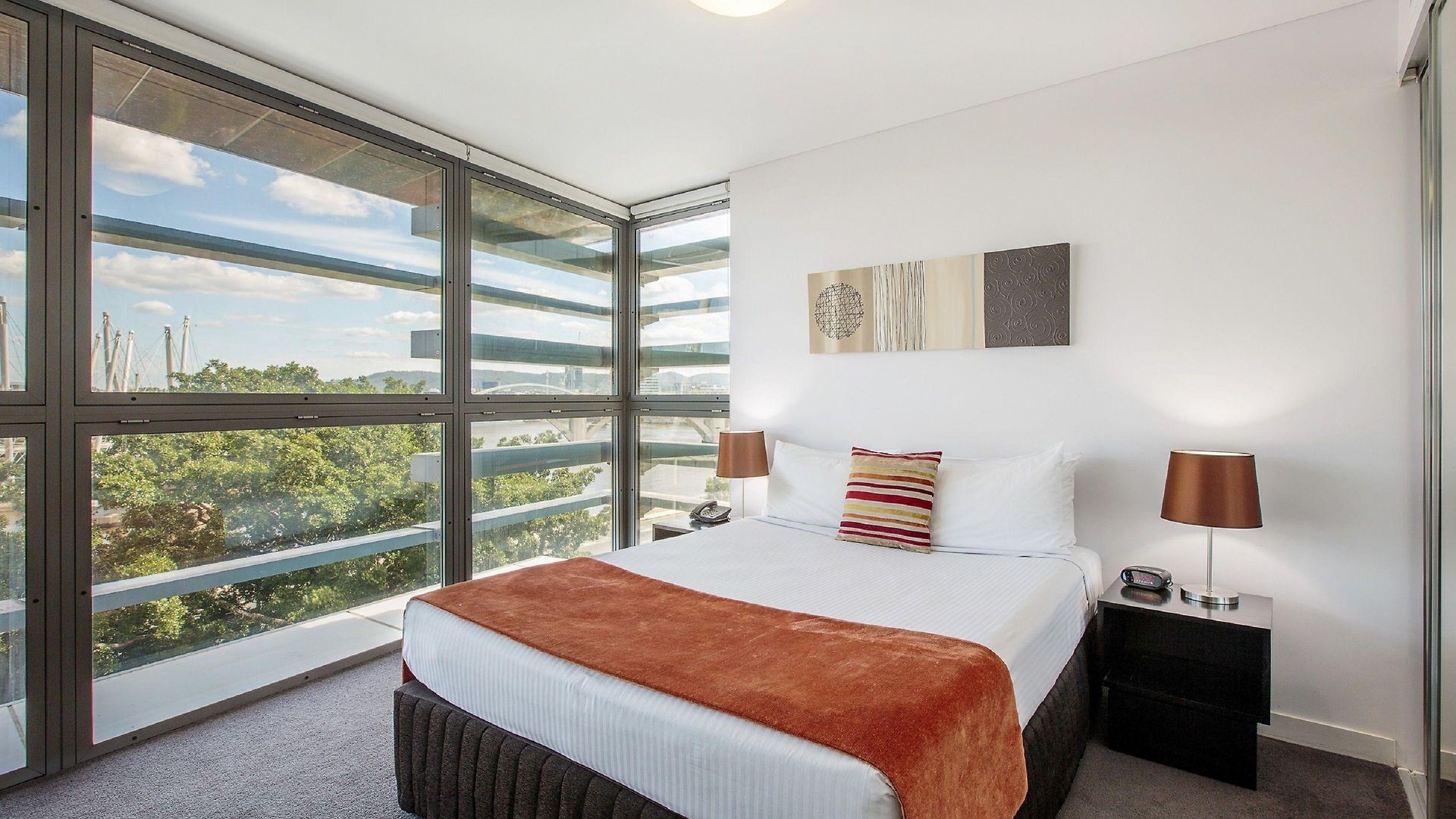 Evolution Aparthotel