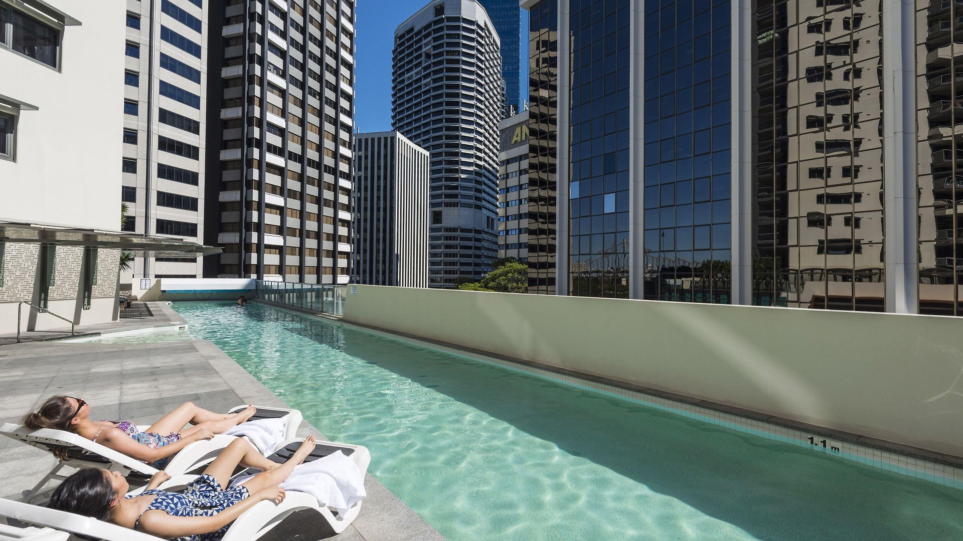 Oaks Aurora Aparthotel 4*
