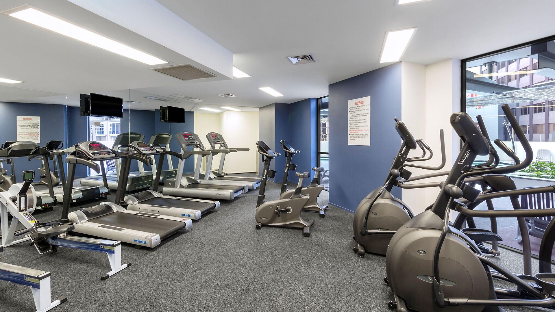 Aparthotel Oaks Aurora 4*