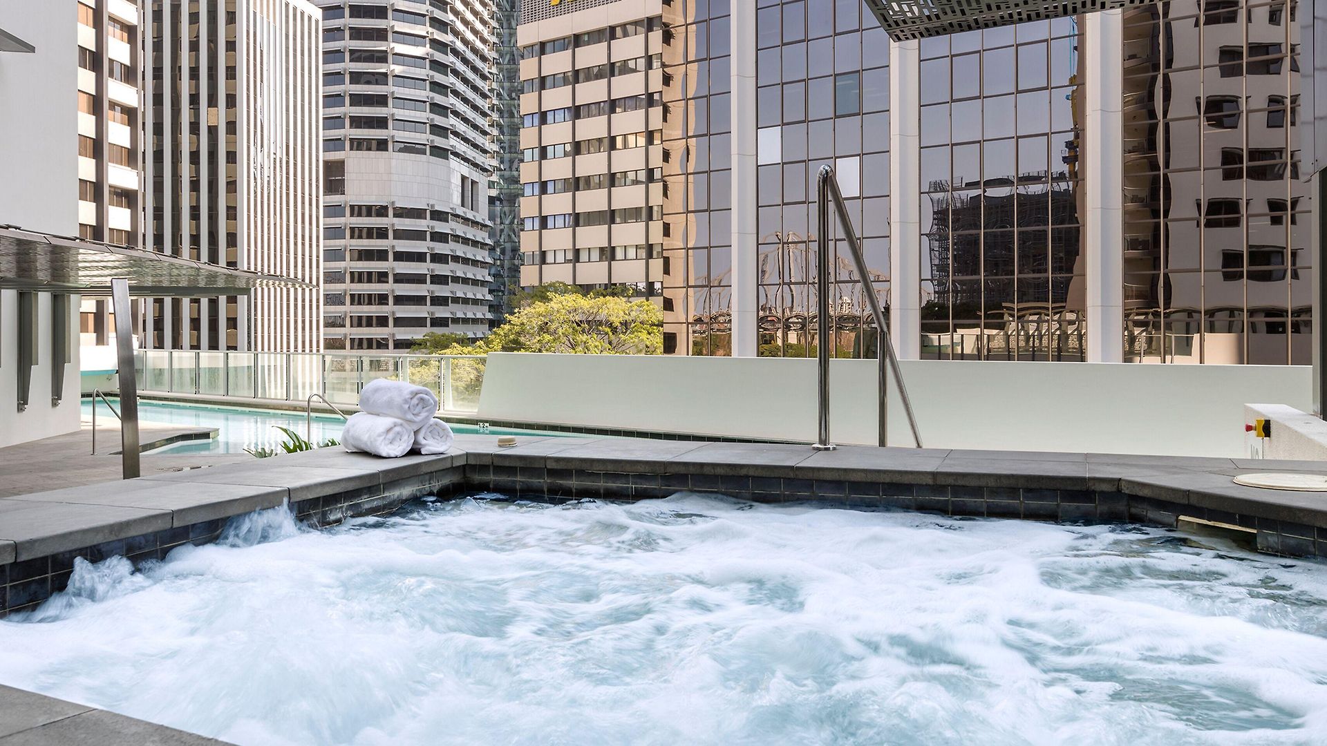 Oaks Aurora Brisbane