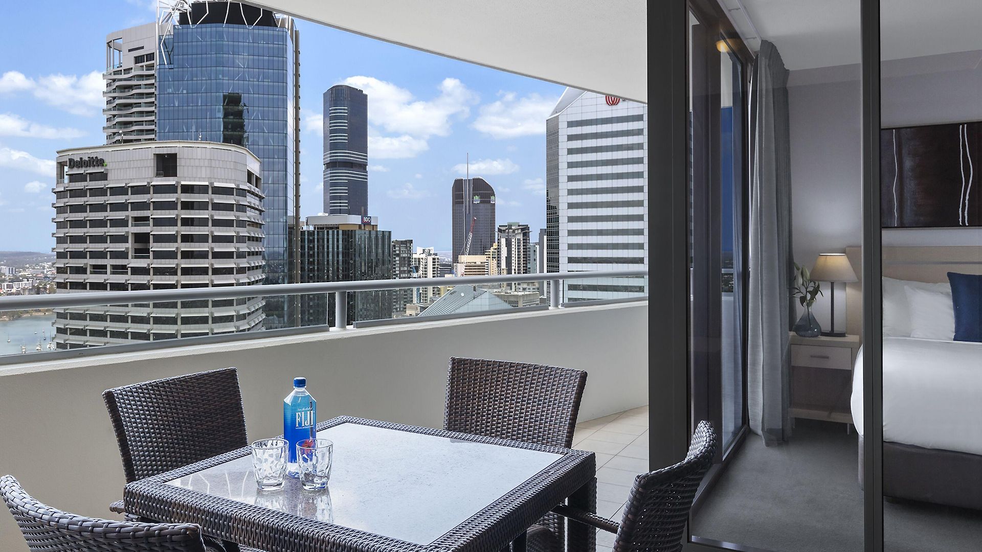 Oaks Aurora Aparthotel