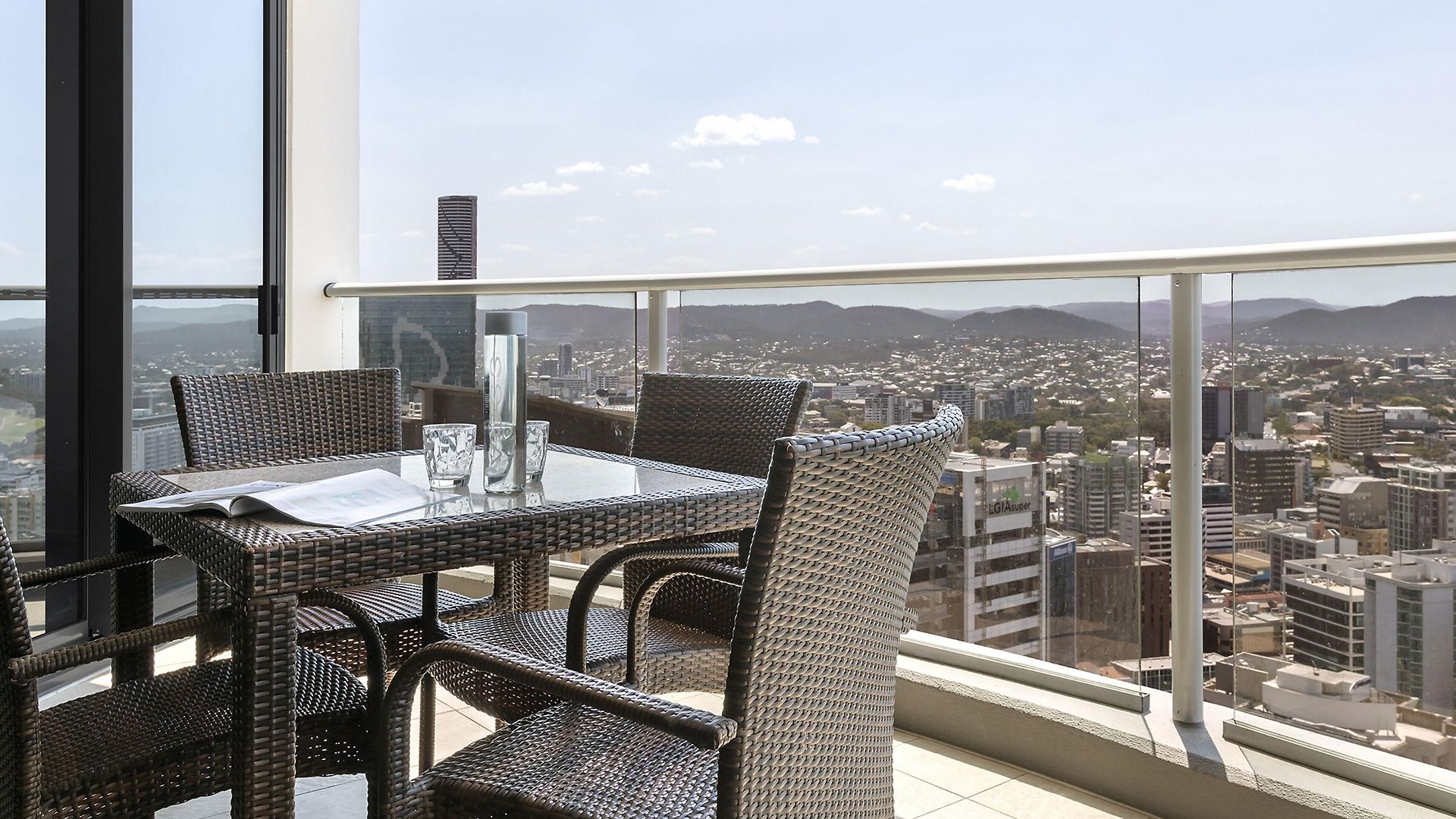 Oaks Aurora Aparthotel