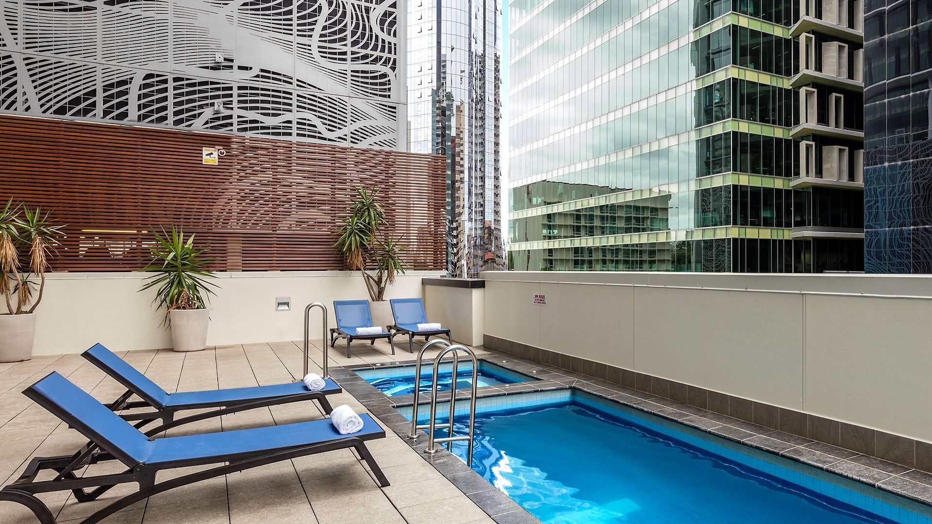 Oaks River Aparthotel 4*