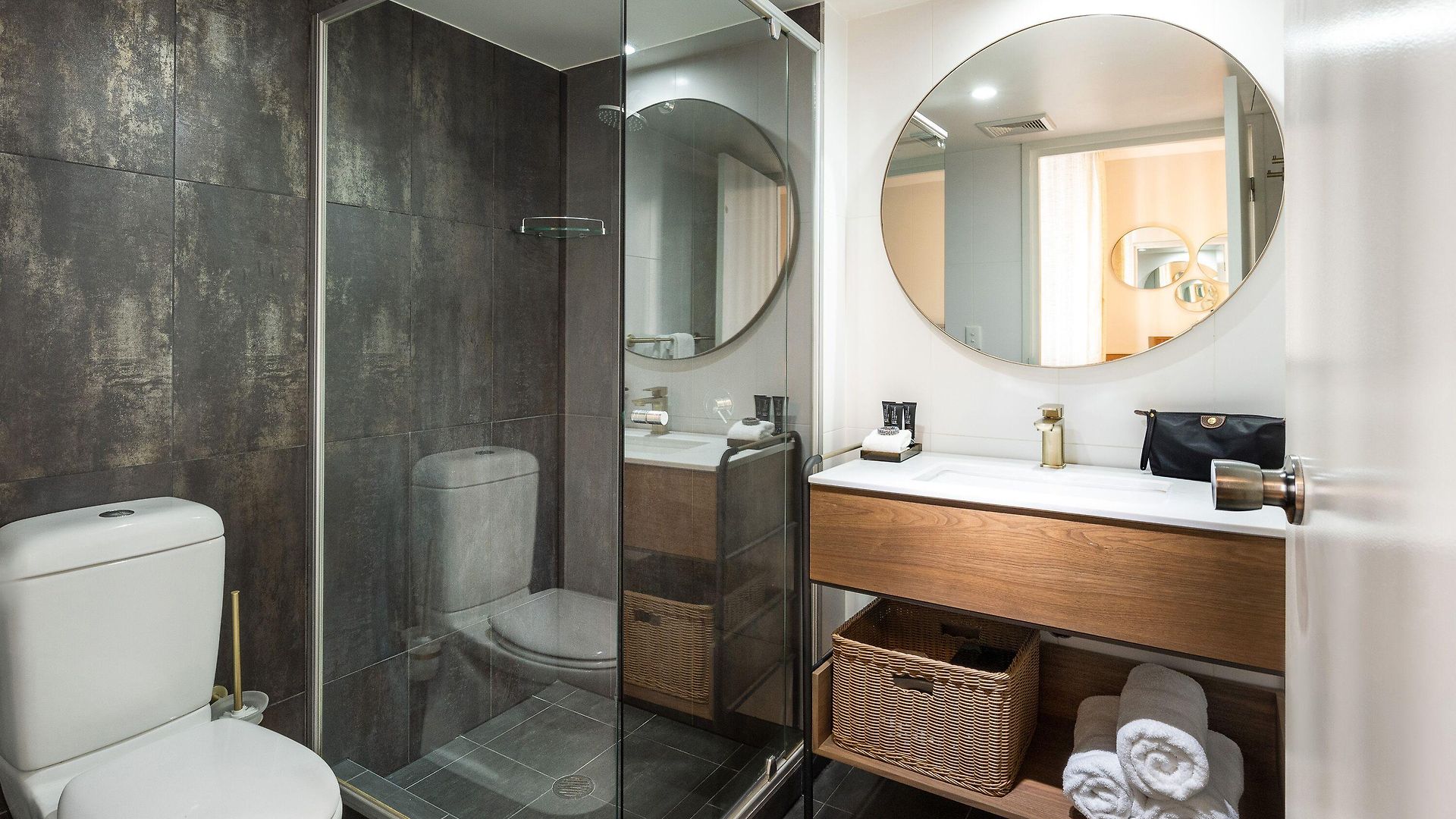 Mantra Terrace Hotel 4*