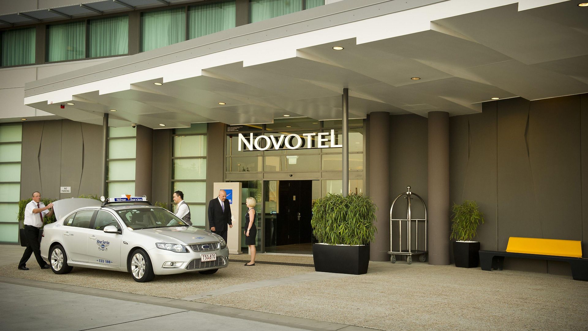 Novotel Airport 5*