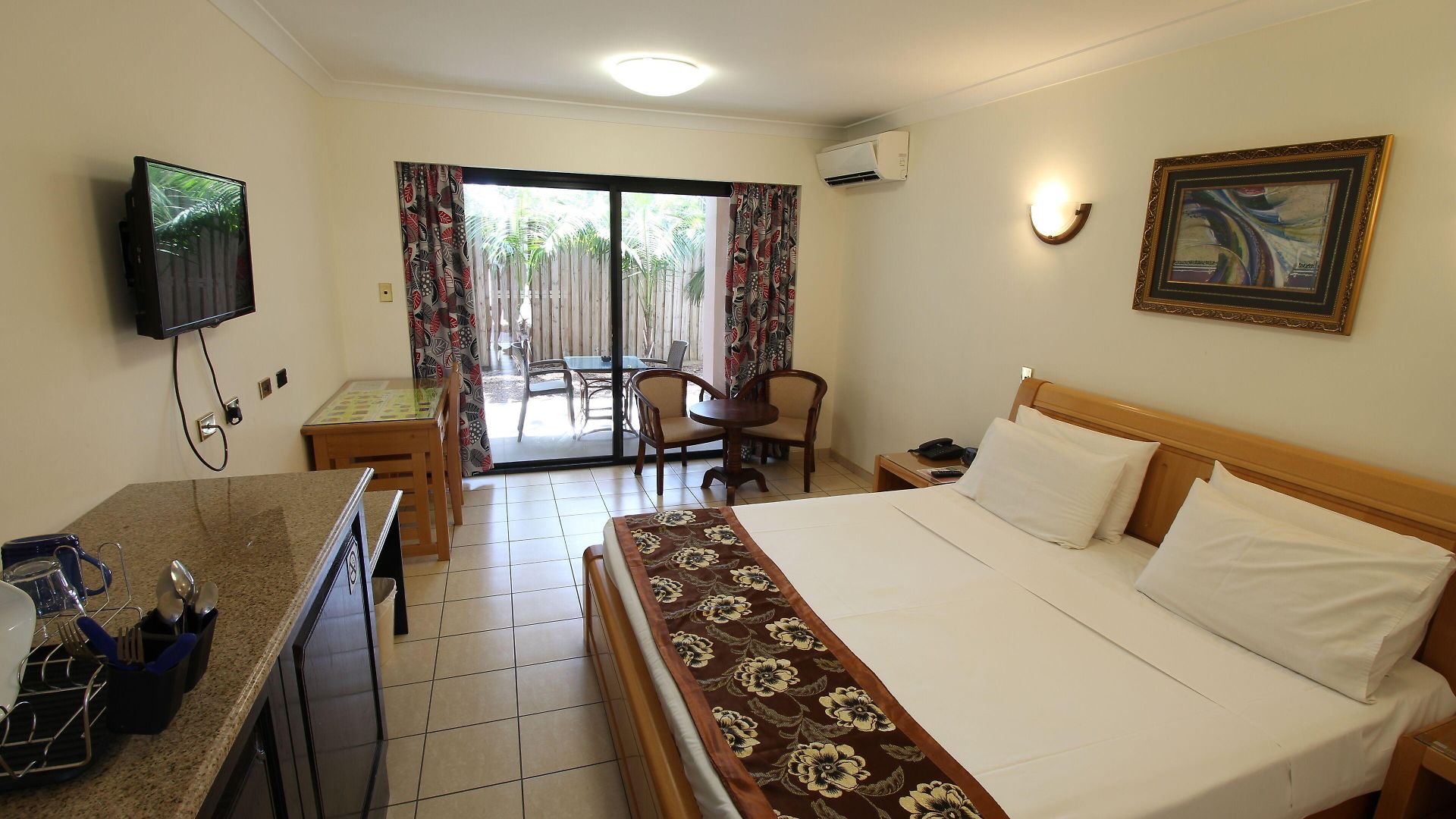 Novena Palms Motel