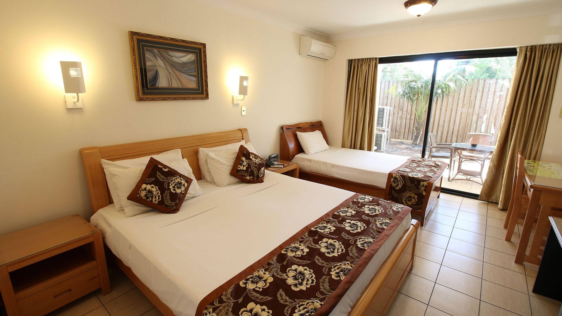 Novena Palms 4*