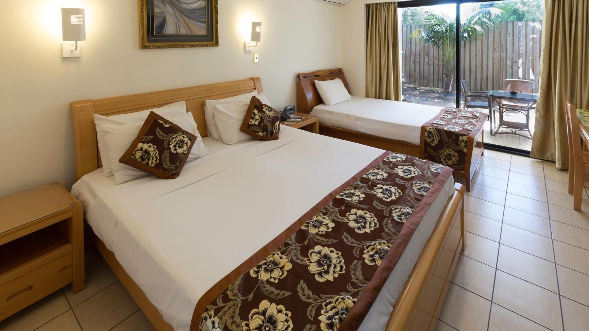 Novena Palms Motel 4*