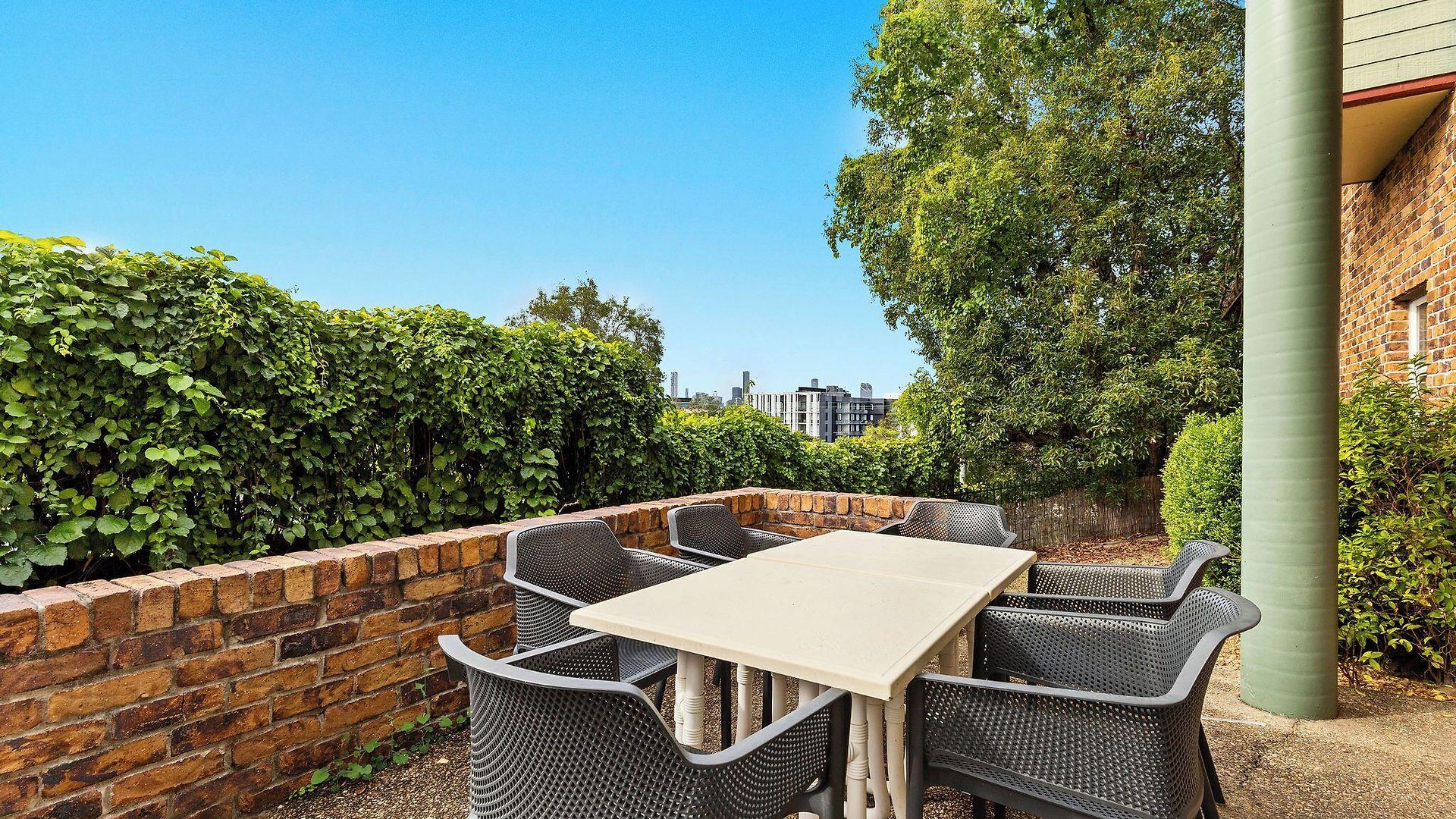 Toowong 3*