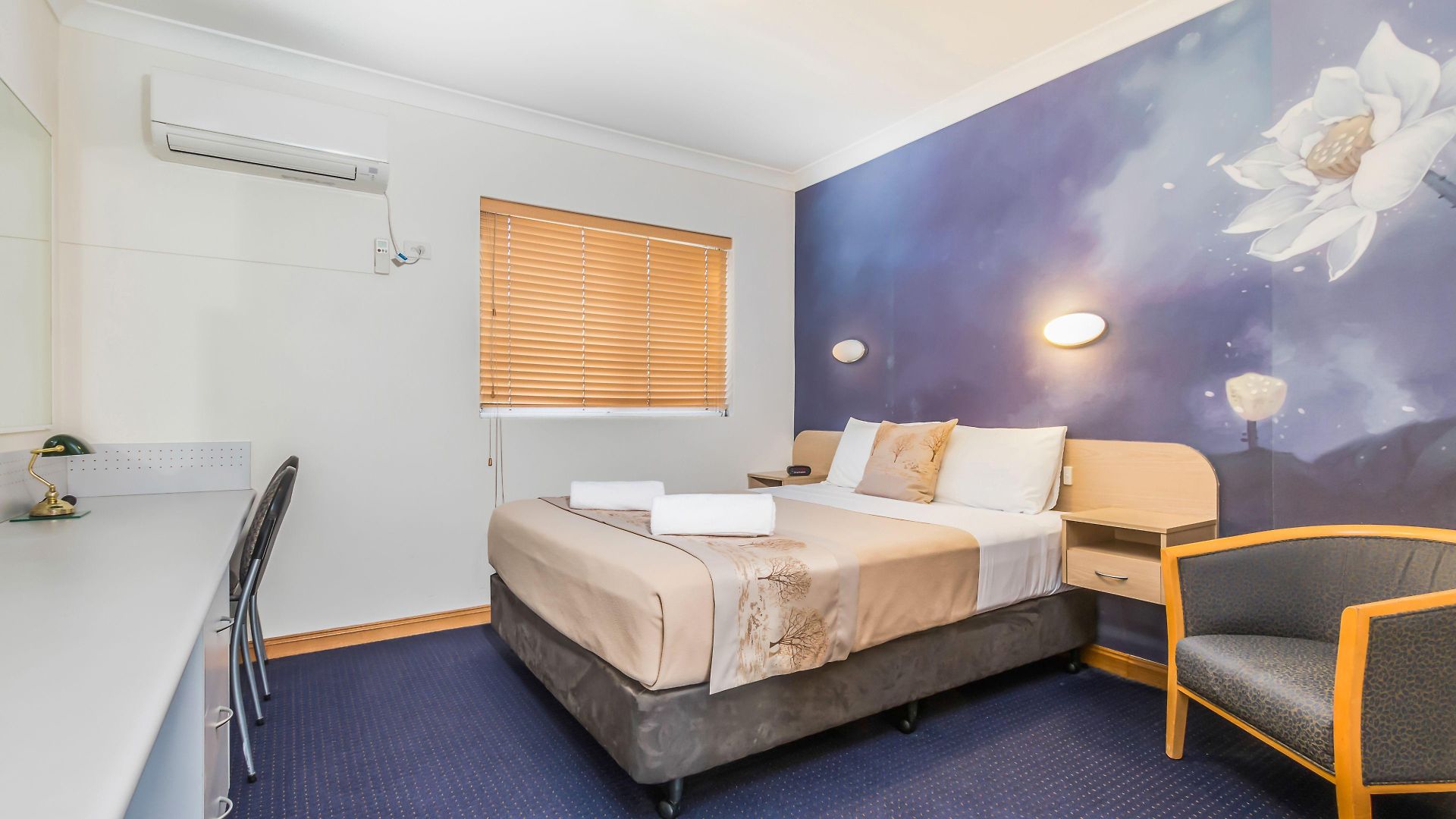 Airport Motel 4*