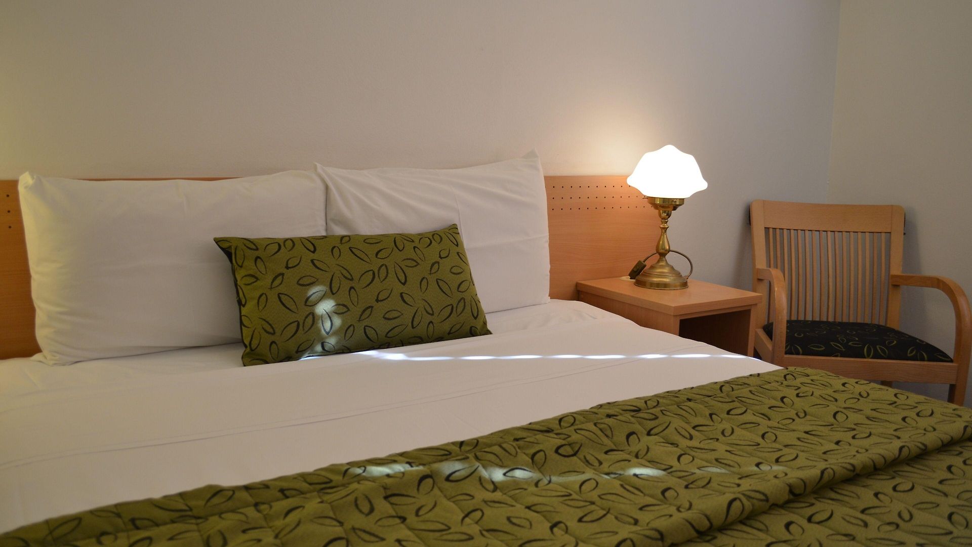 Airport Motel 4*