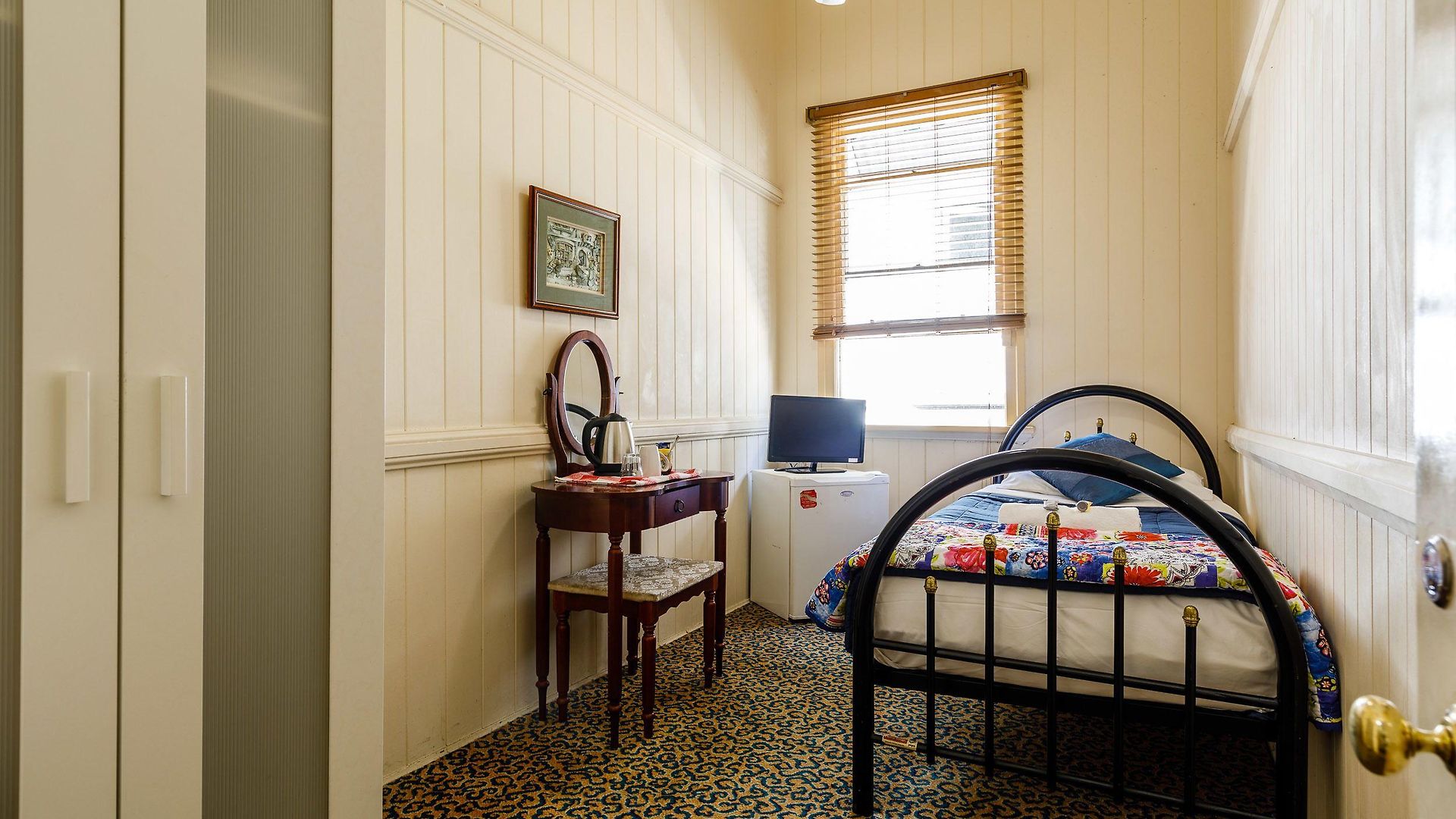 Bowen Terrace Motel 3*