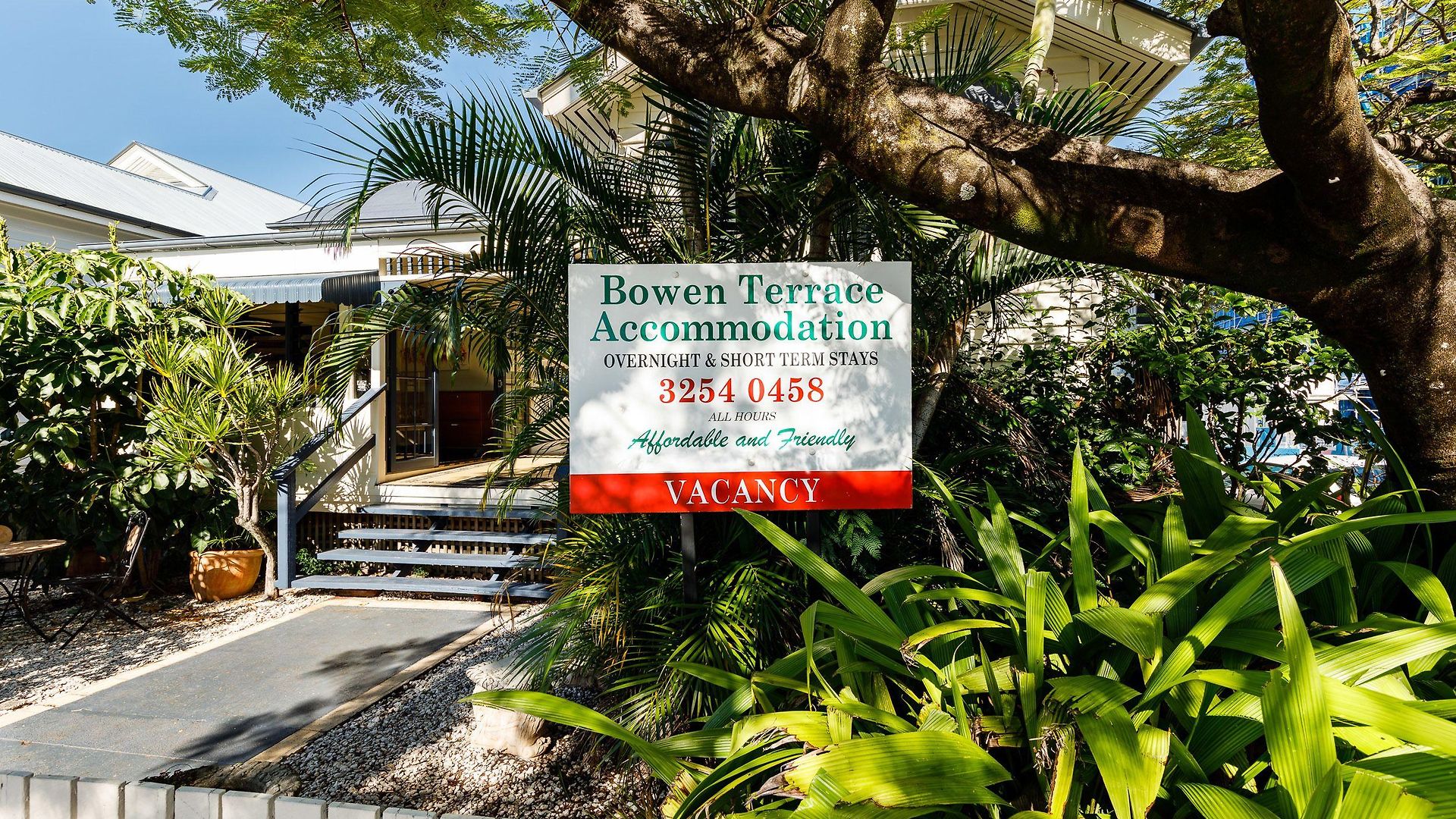 Bowen Terrace Motel 3*
