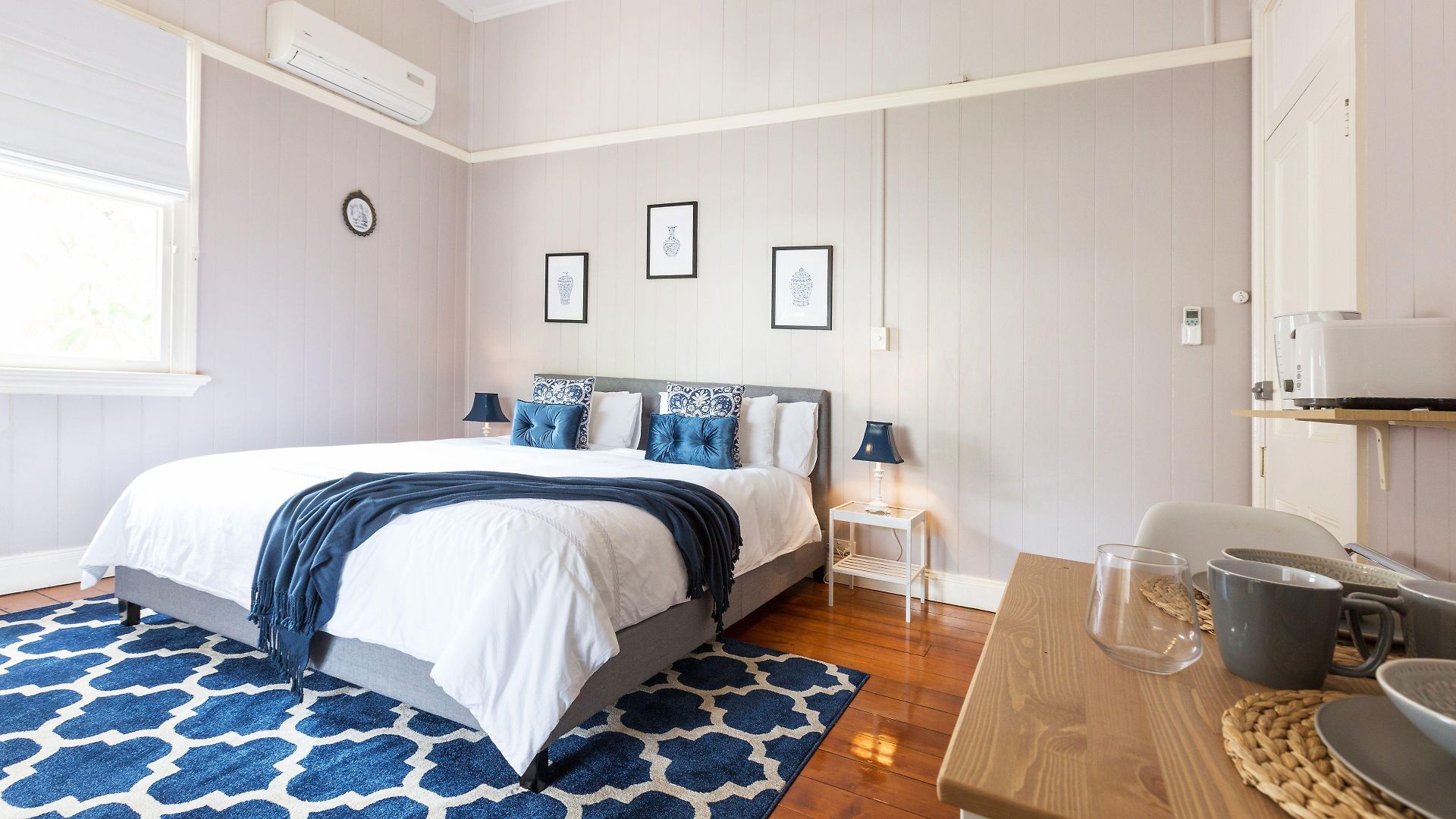 Bed & Breakfast 99 Kirkland Brisbane