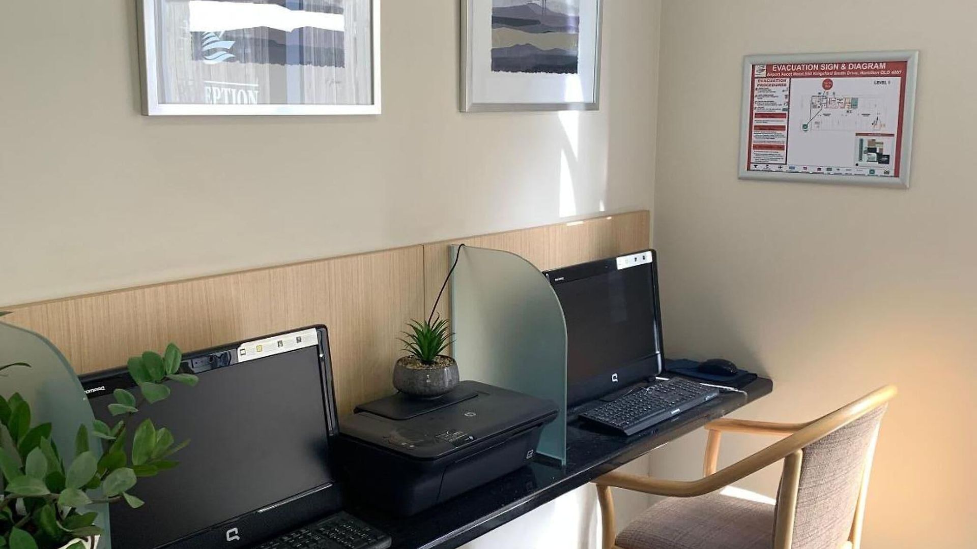 Motel Airport Ascot 4*
