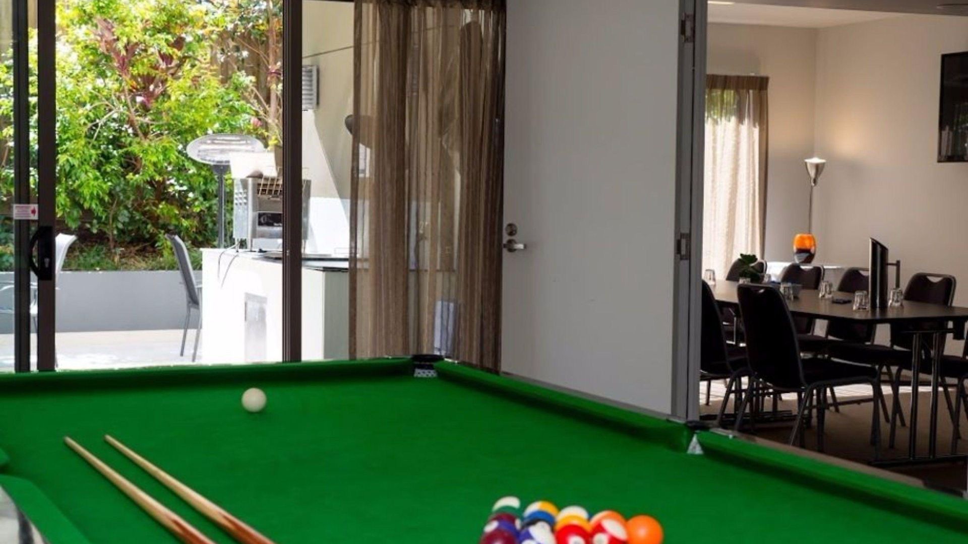 Essence Chermside Aparthotel 4*