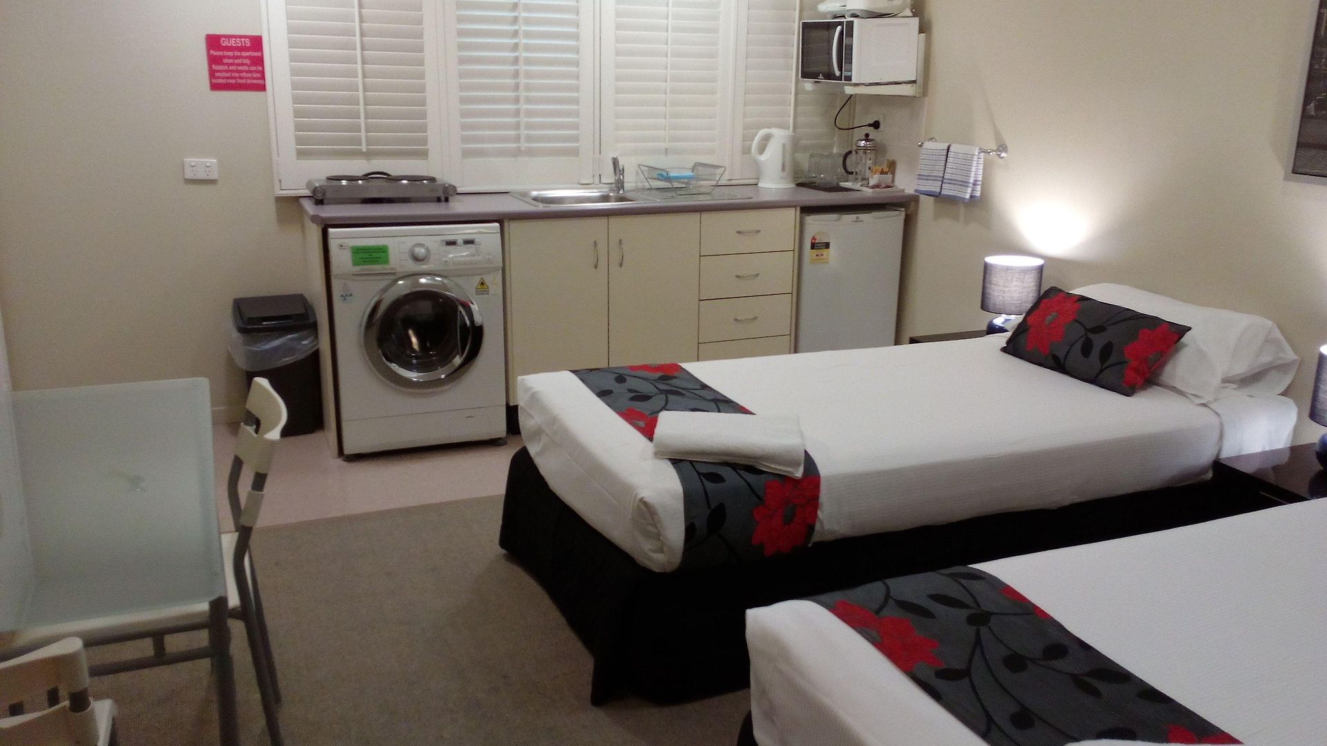 Street Aparthotel 3*