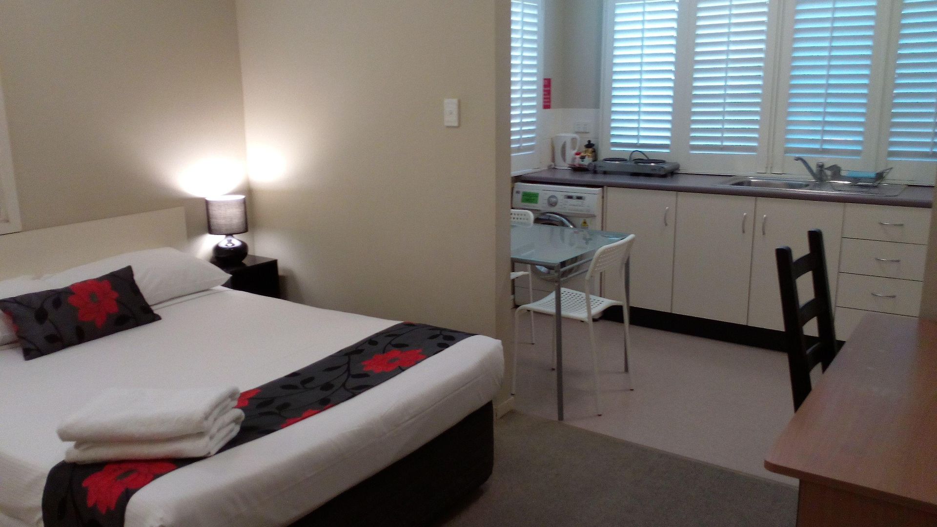 Street Aparthotel 3*