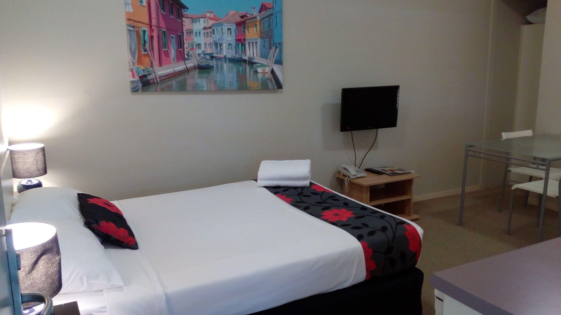 Street 3* Brisbane