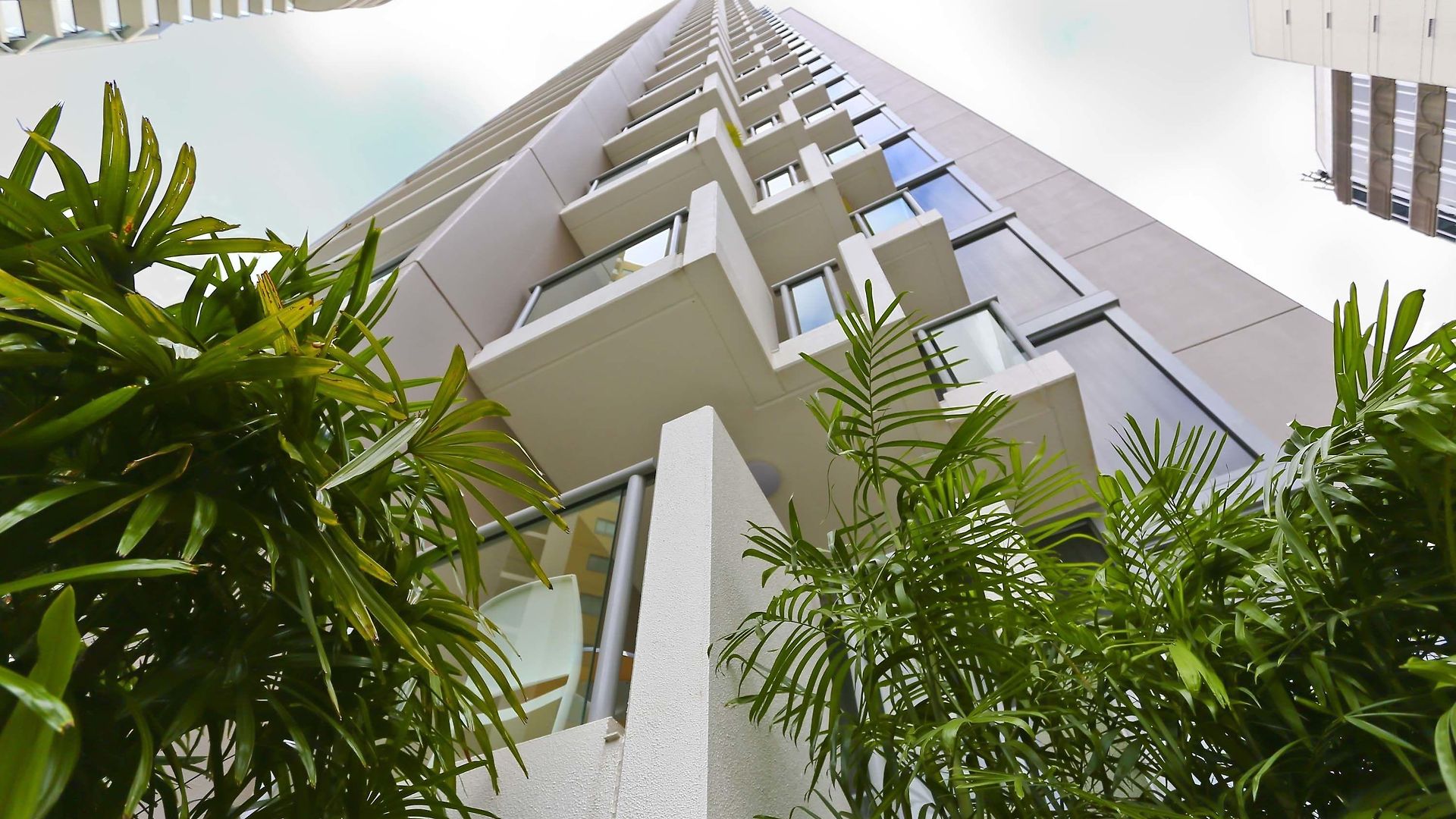 Mantra Midtown 4*