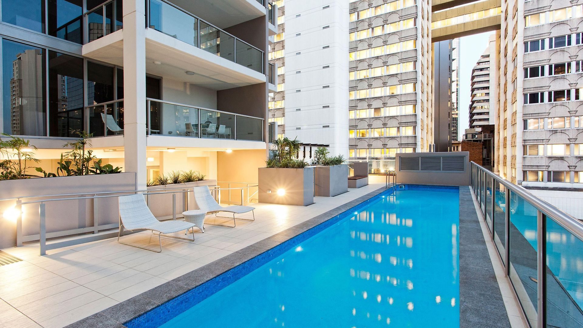 Mantra Midtown 4*