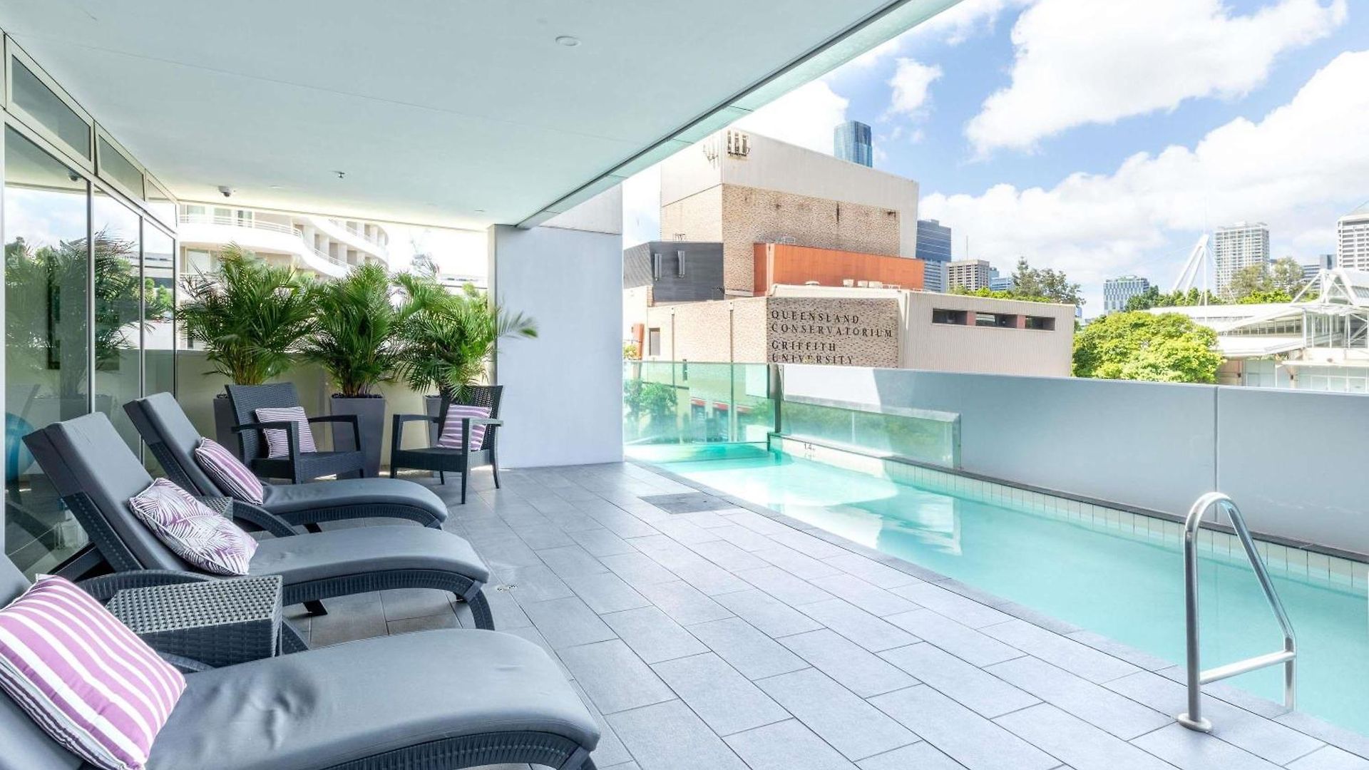 Hotel Mantra South Bank