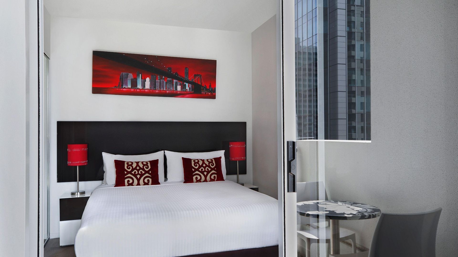 Mantra Midtown 4*