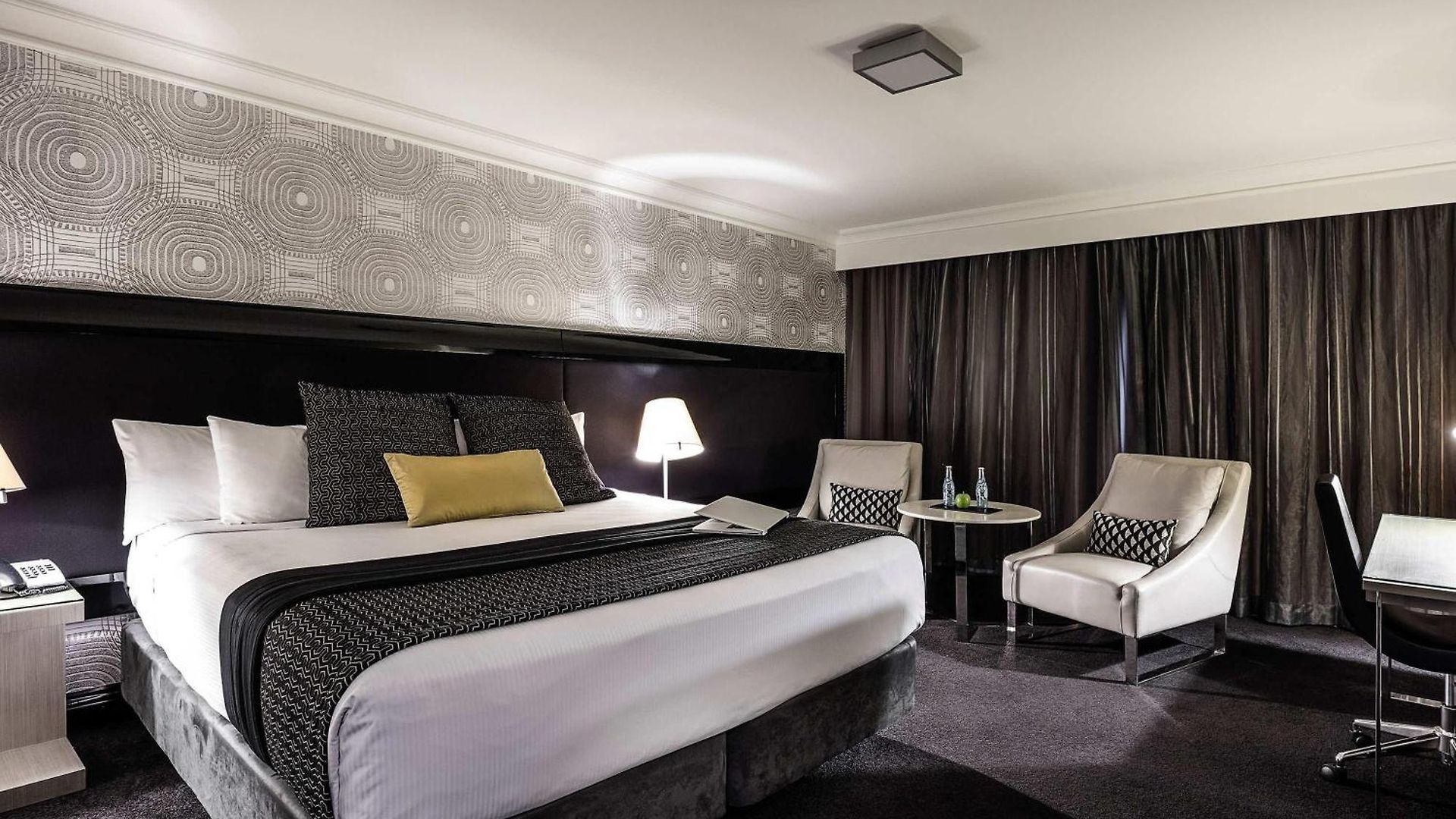 Pullman King George Square 5* Brisbane