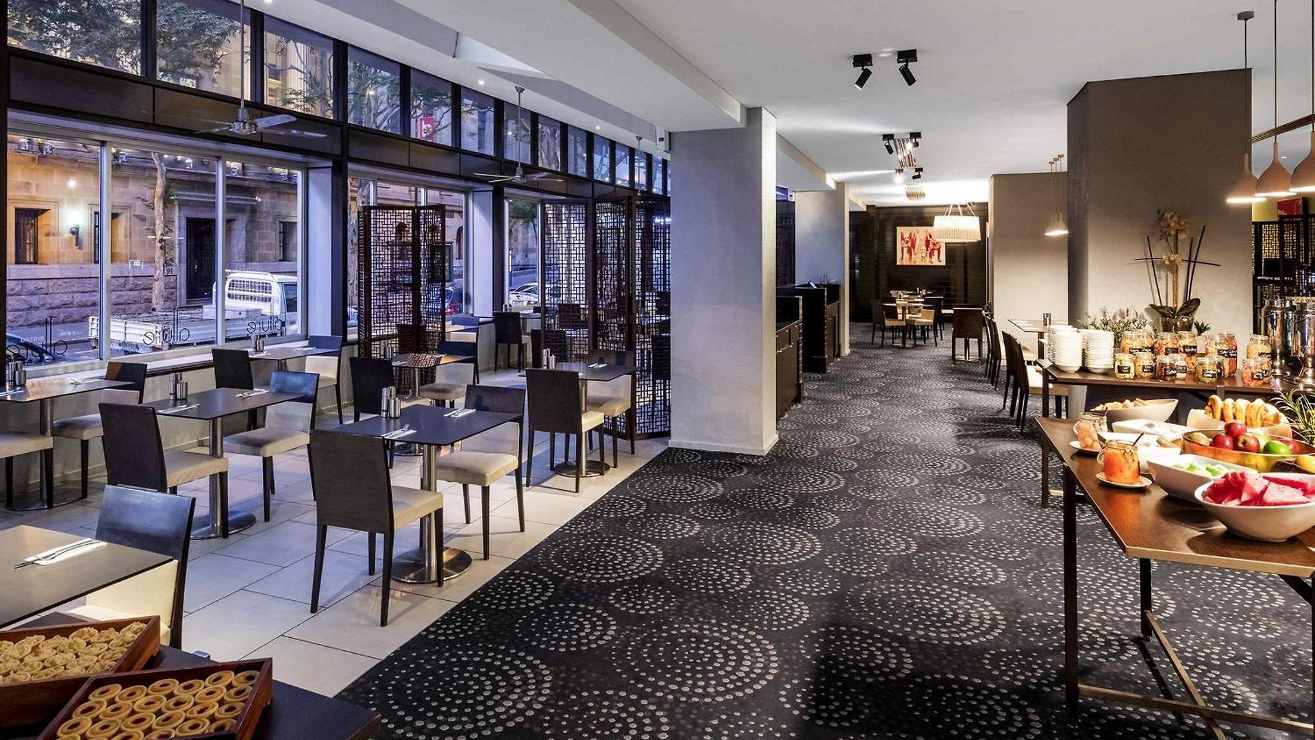 Pullman King George Square Hotel