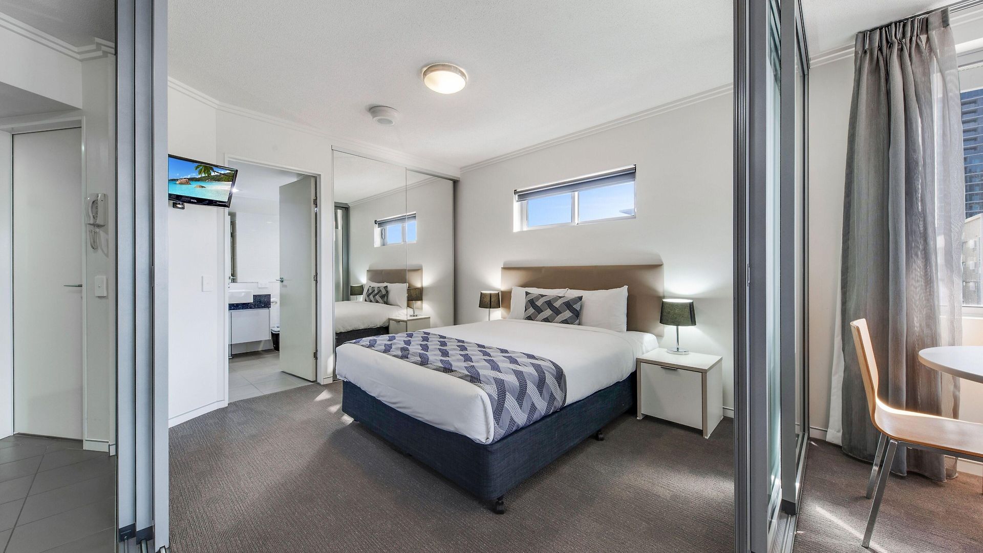 Aparthotel The Capitol 4*