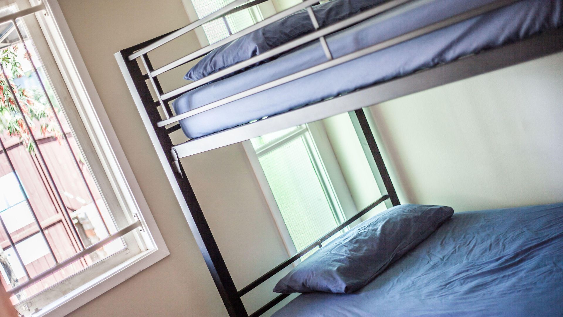 Hostel Somewhere To Backpackers *